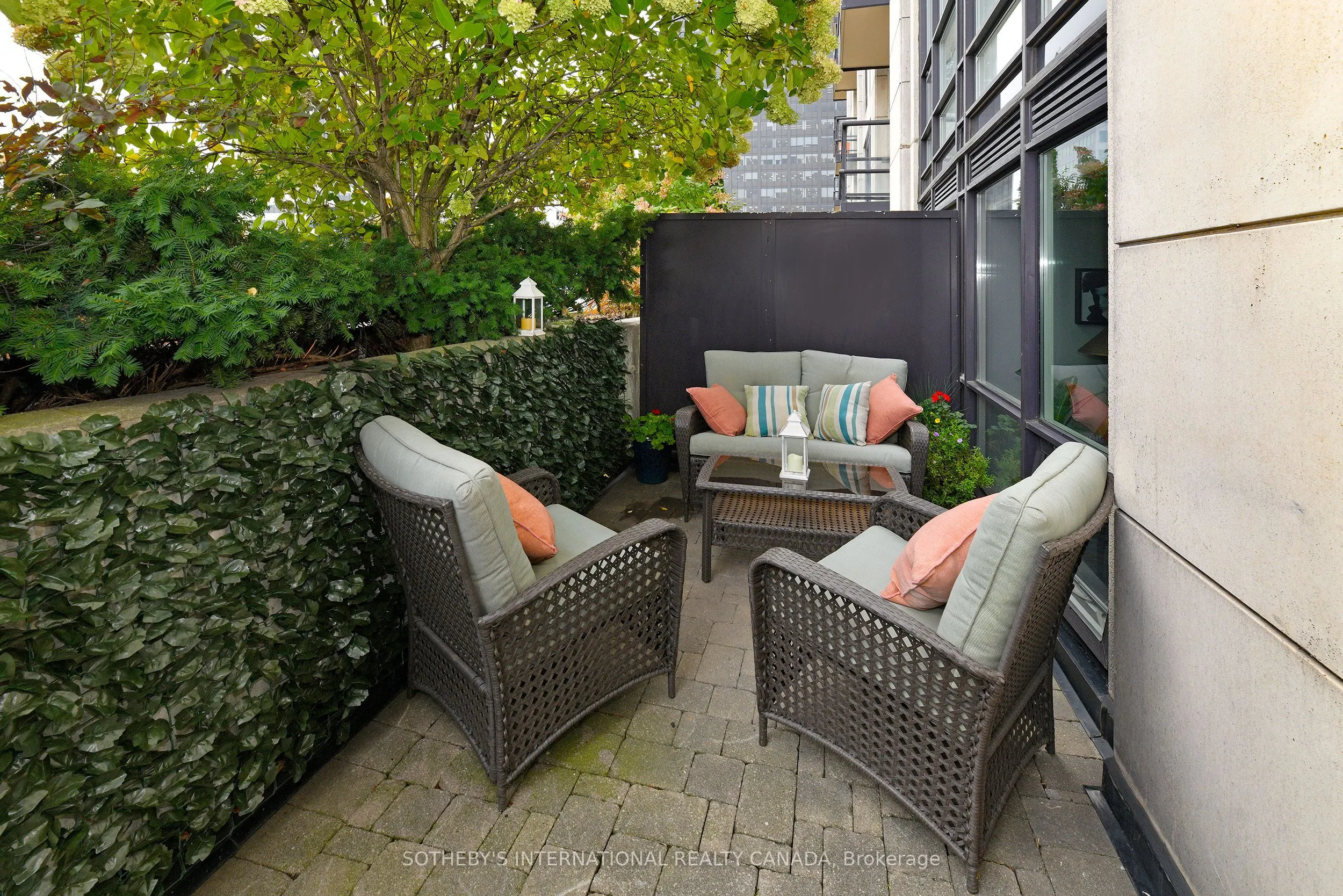 10 Delisle Avenue, #327