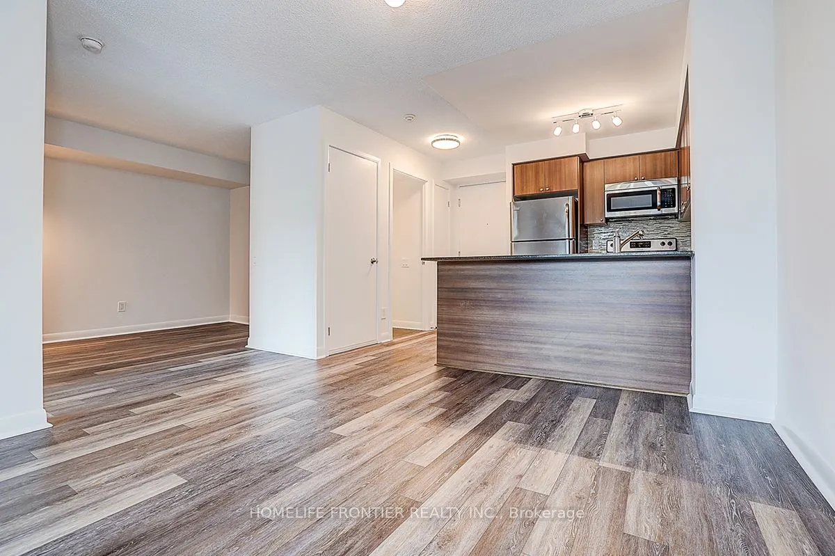 525 Wilson Avenue, #209