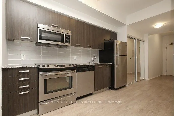 832 Bay Street, #401