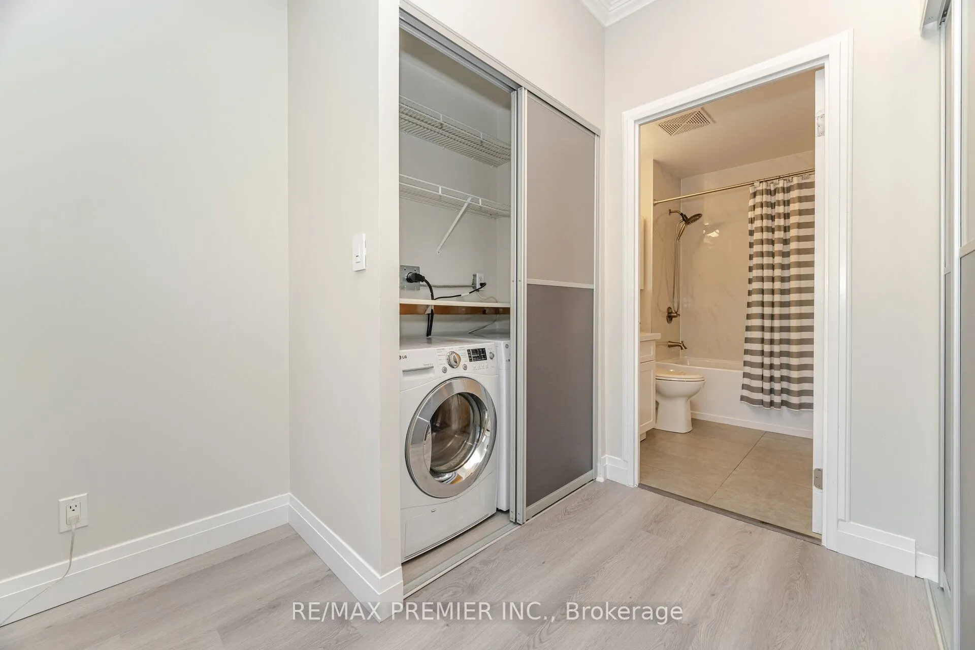 1005 King Street W, #717