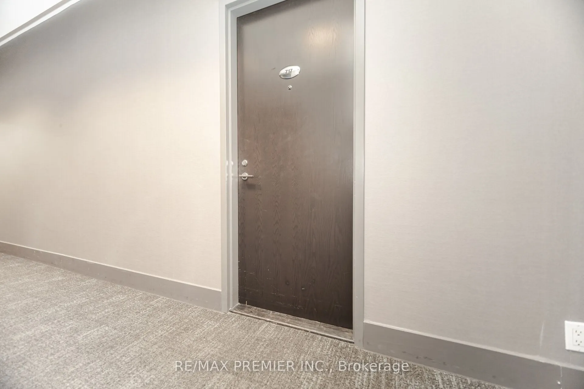 1005 King Street W, #717