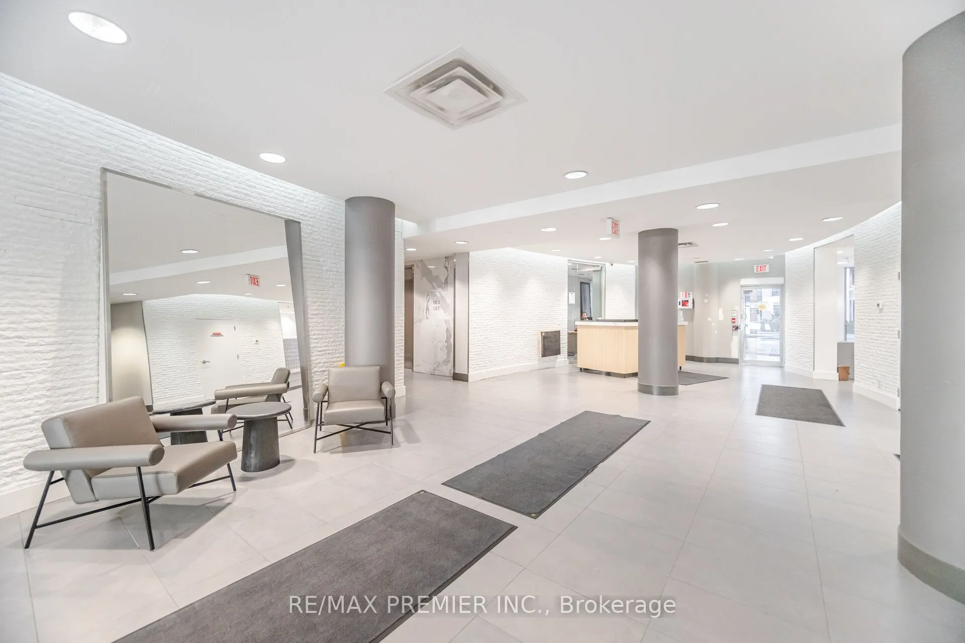 1005 King Street W, #717