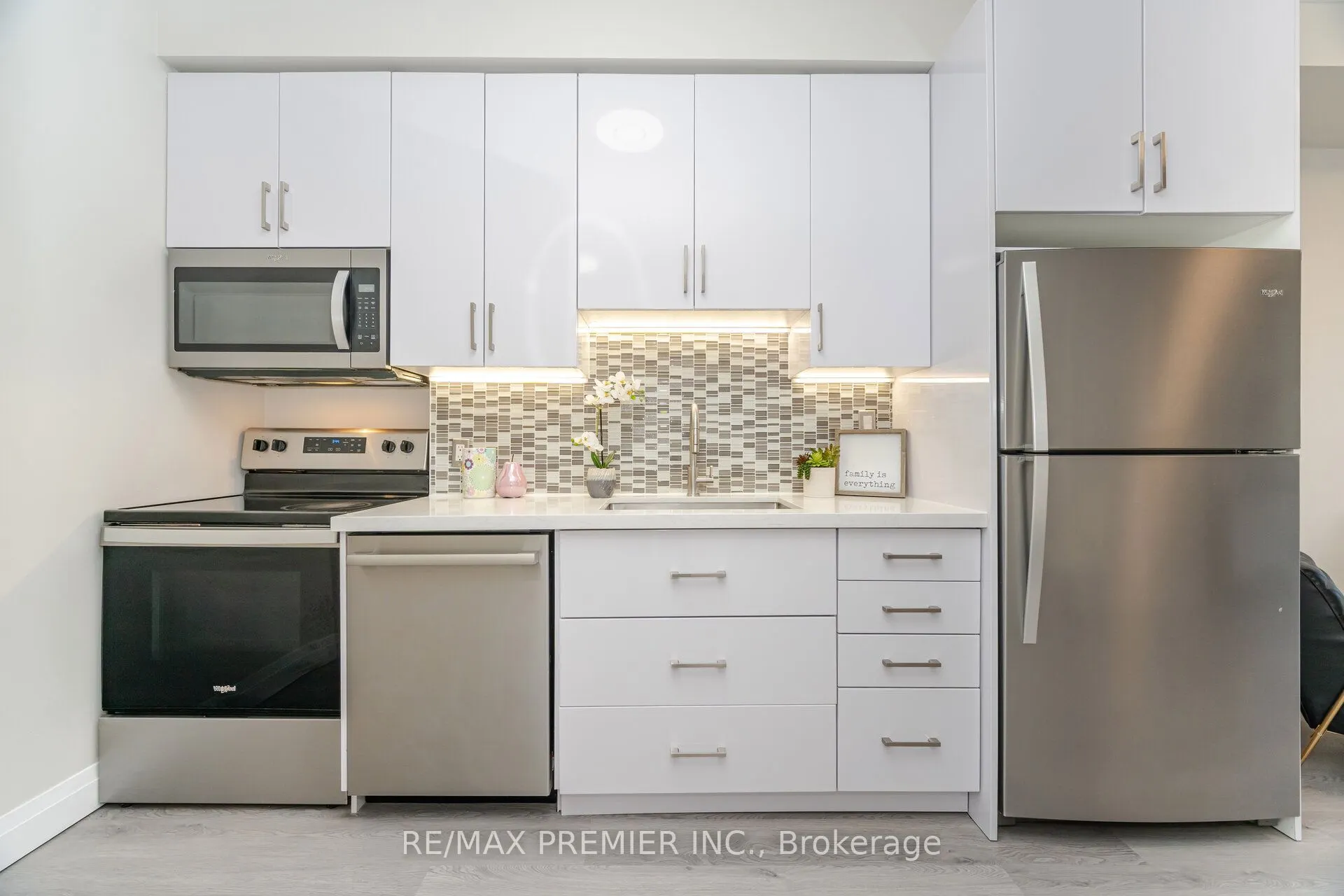 1005 King Street W, #717