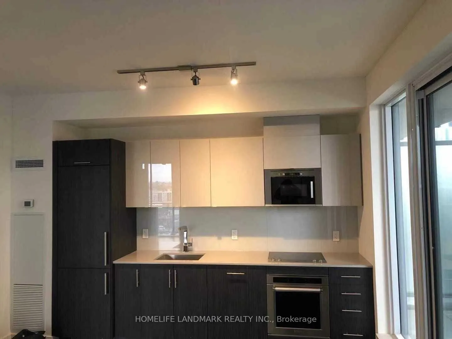 330 Richmond Street W, #1503