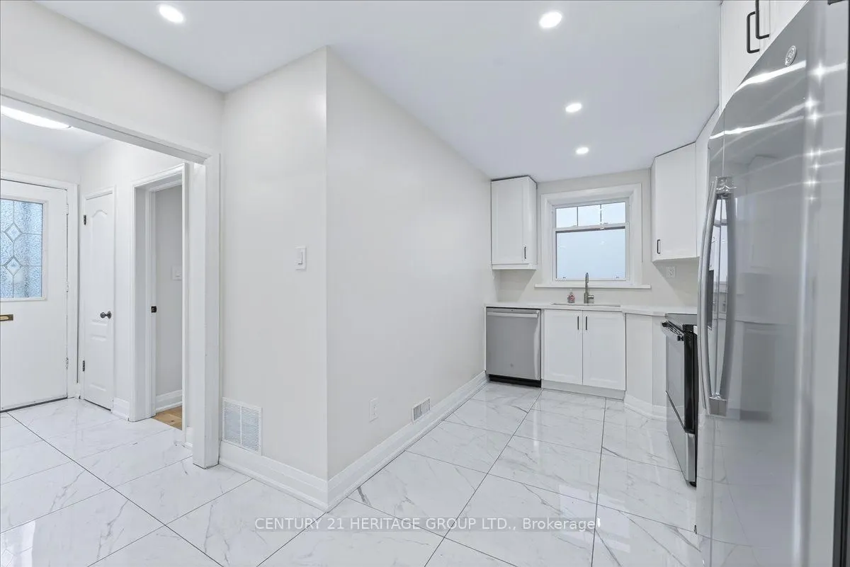 39 Reiner Road, #Upper