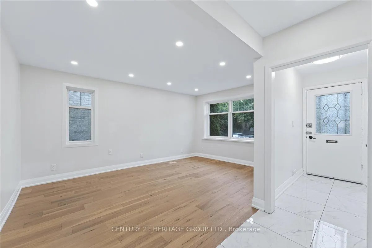 39 Reiner Road, #Upper