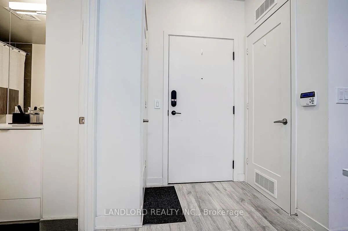 135 Lower Sherbourne Street, #676 W