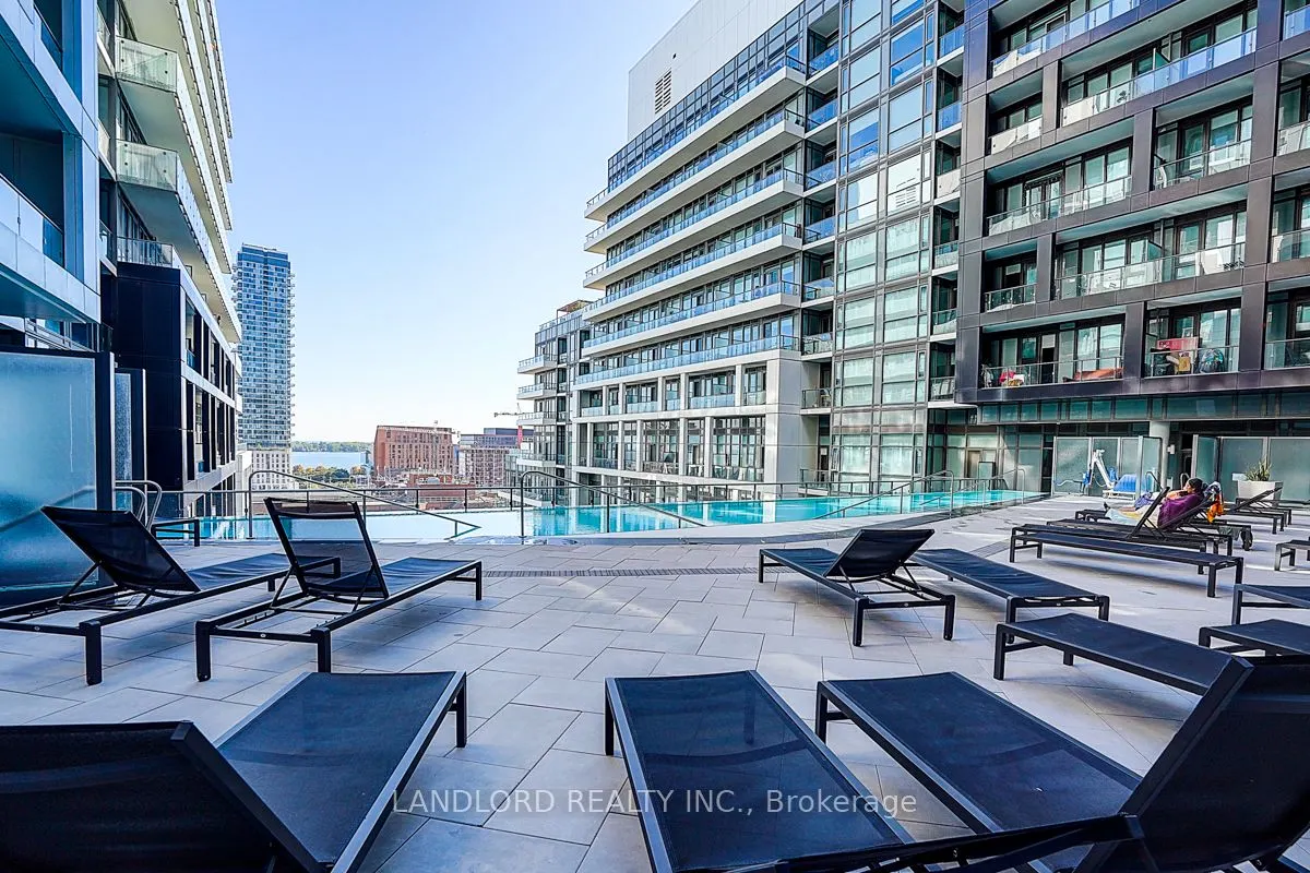 135 Lower Sherbourne Street, #676 W