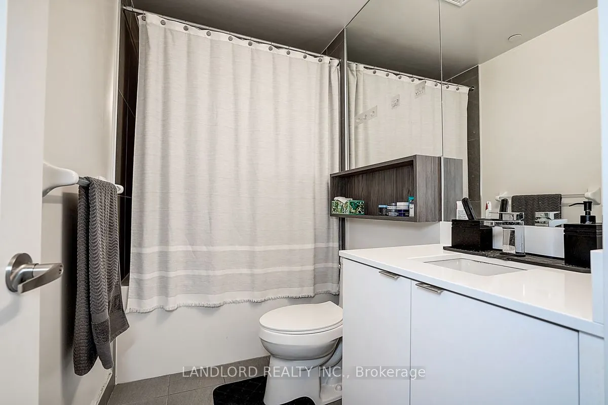 135 Lower Sherbourne Street, #676 W