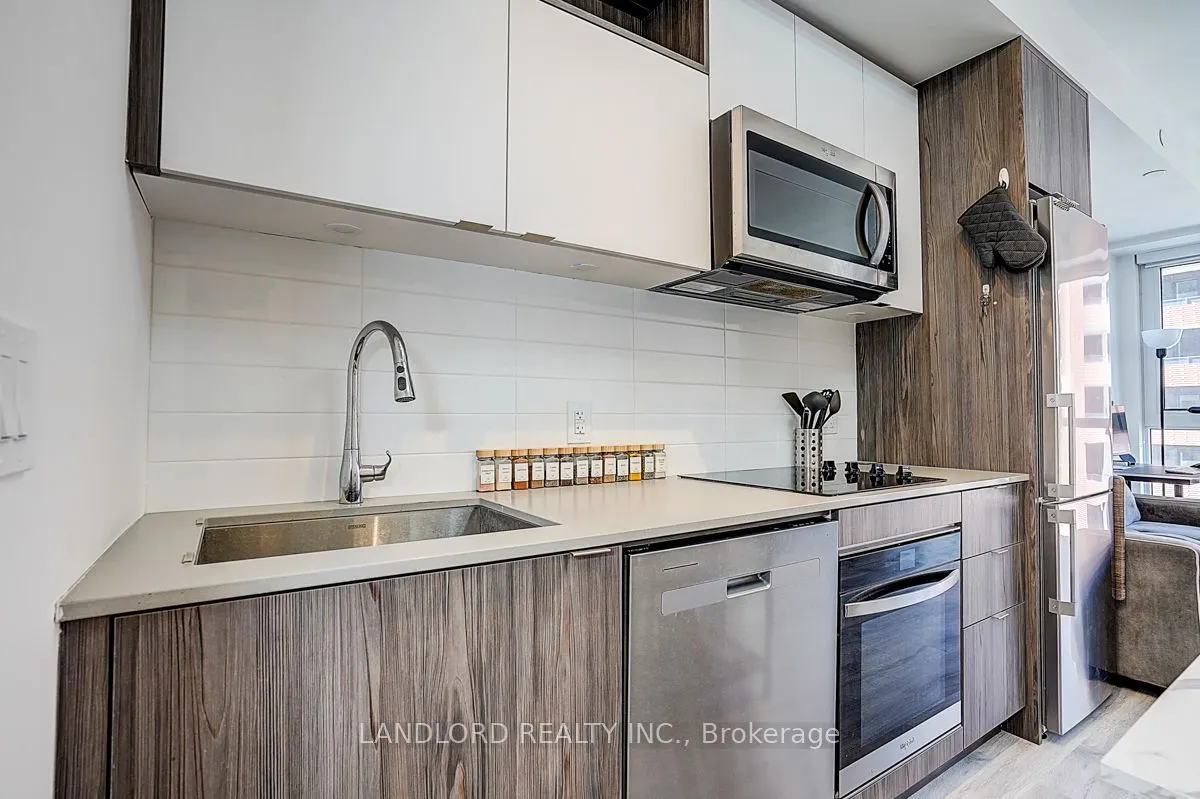 135 Lower Sherbourne Street, #676 W