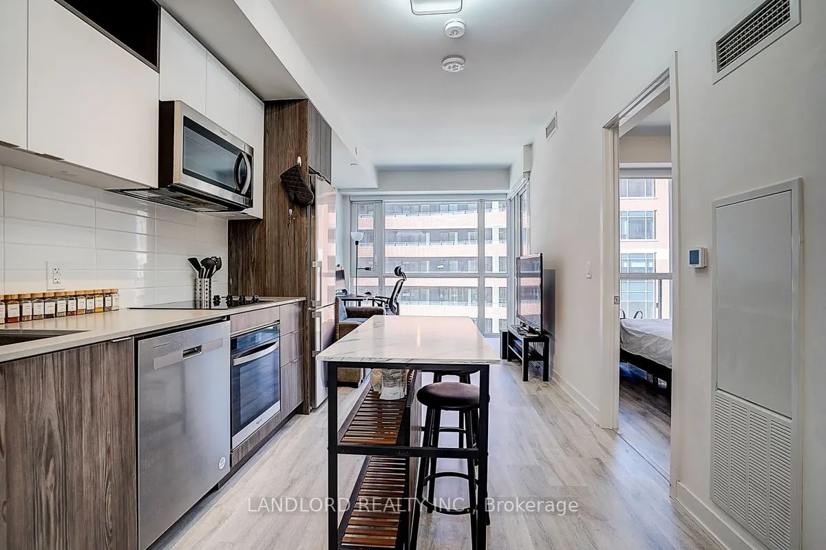 135 Lower Sherbourne Street, #676 W