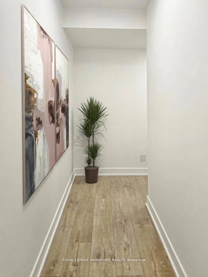 318 Richmond Street W, #1509