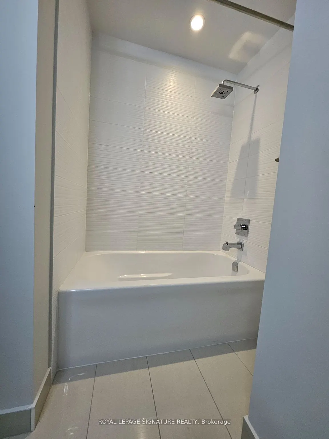 318 Richmond Street W, #1509