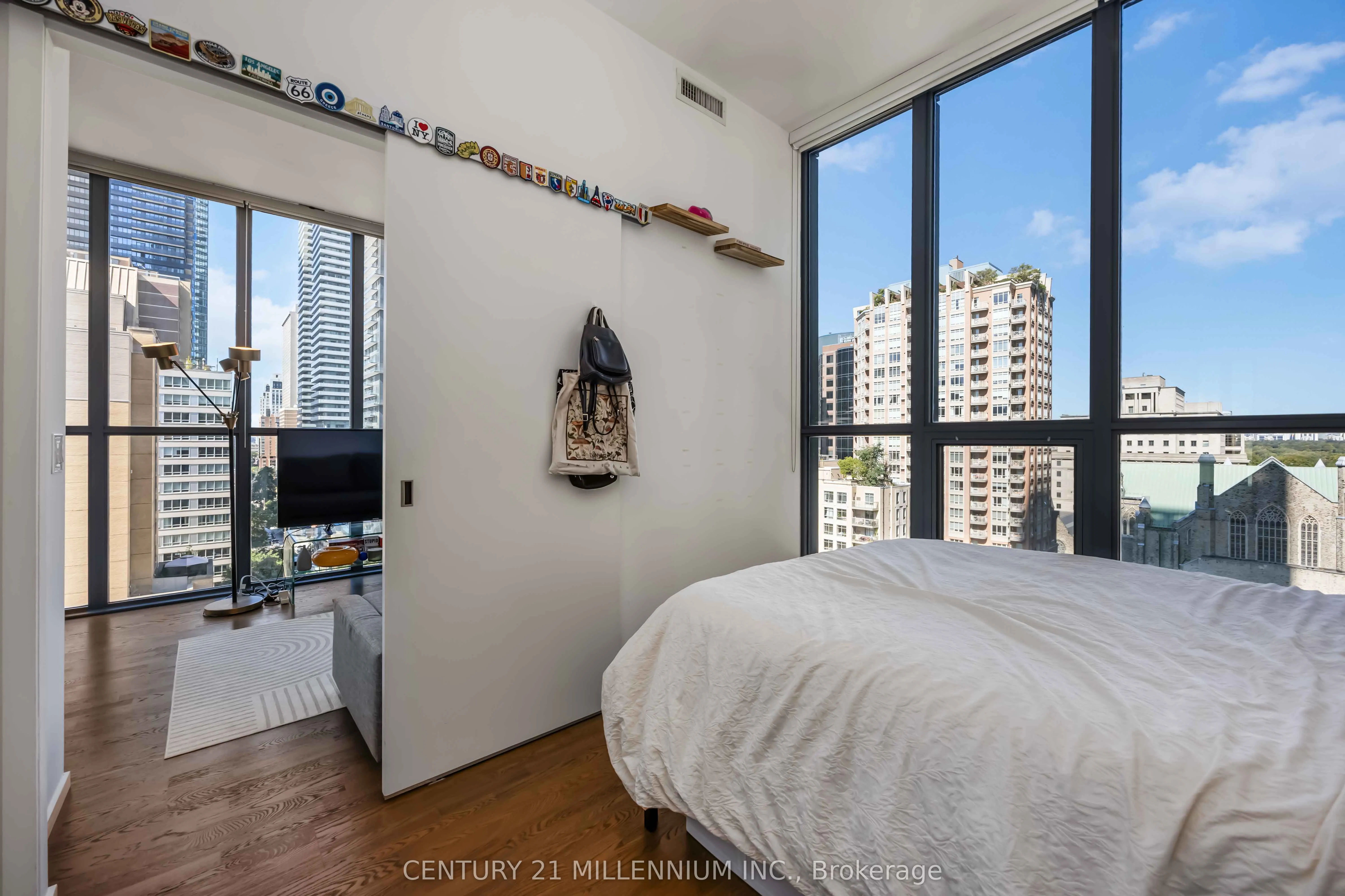 101 Charles Street E, #1006