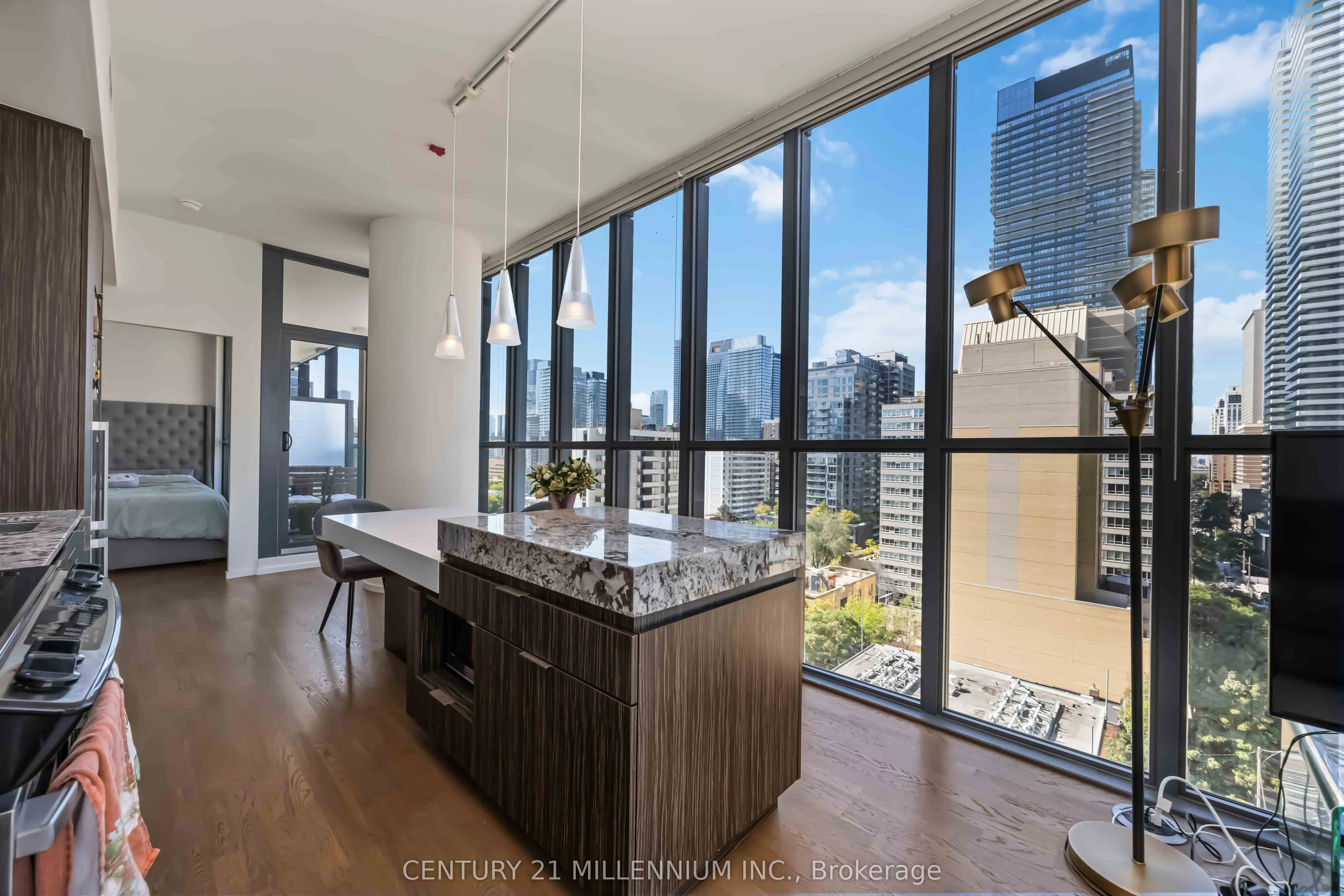 101 Charles Street E, #1006