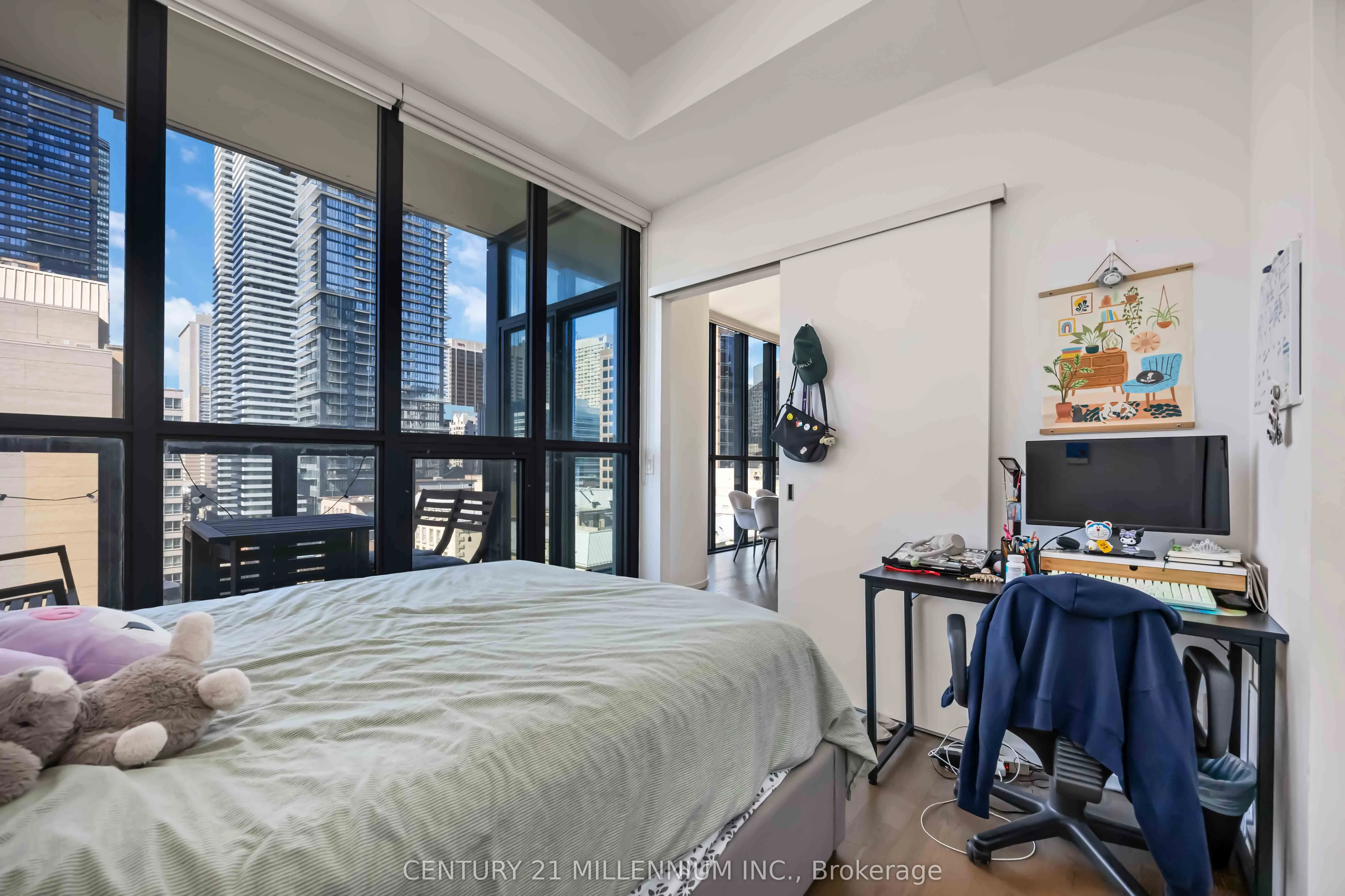 101 Charles Street E, #1006