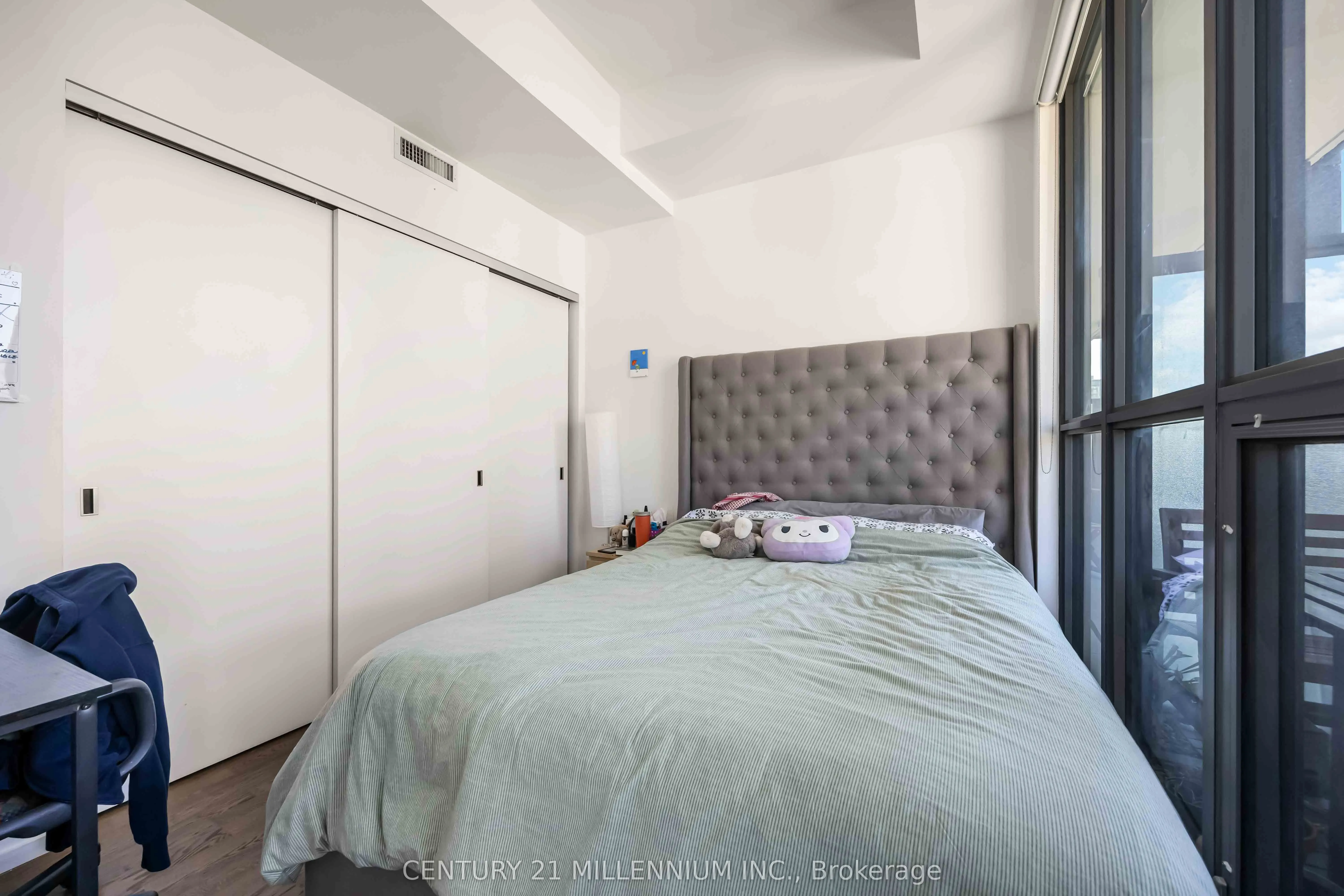 101 Charles Street E, #1006