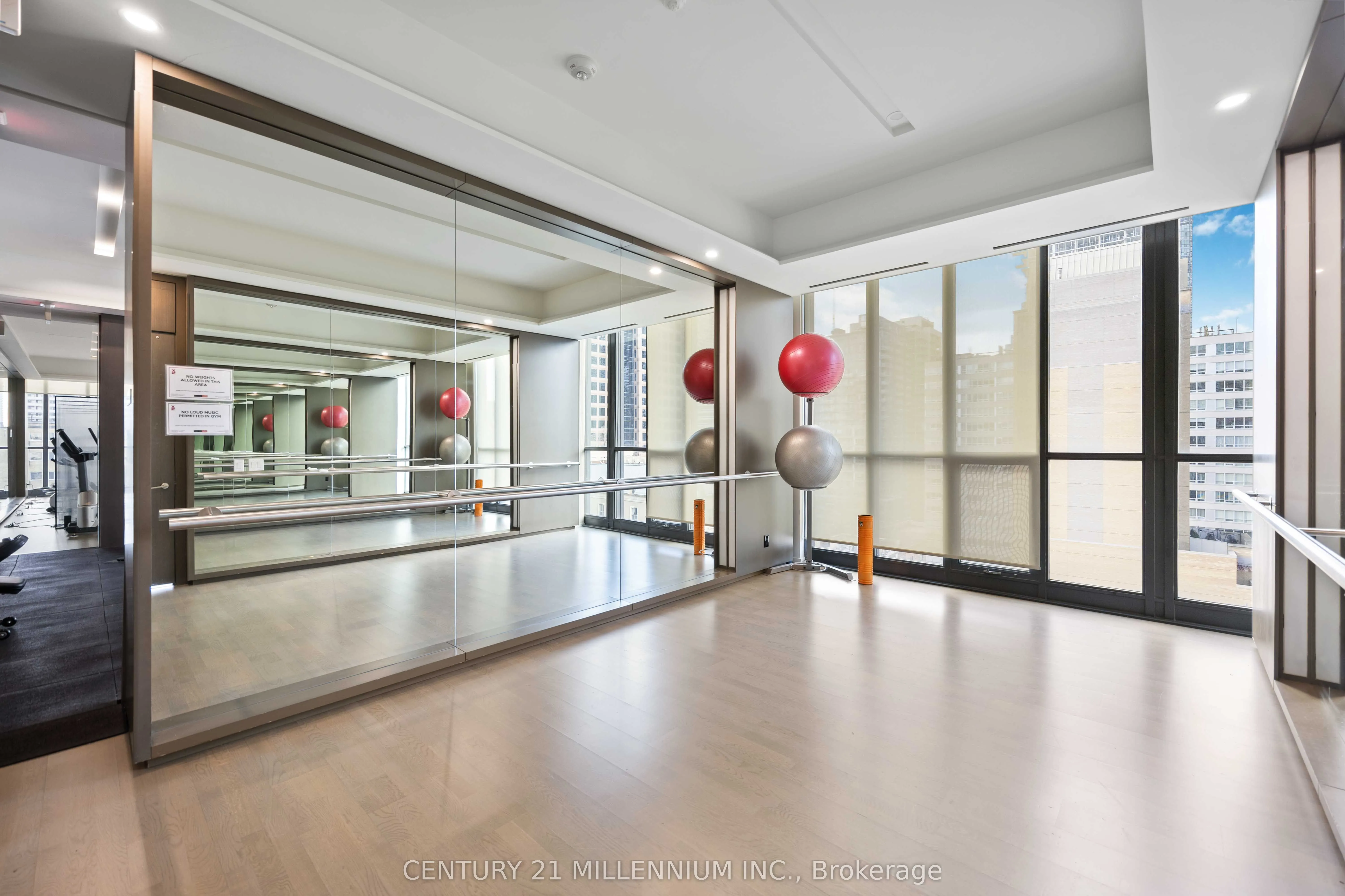 101 Charles Street E, #1006