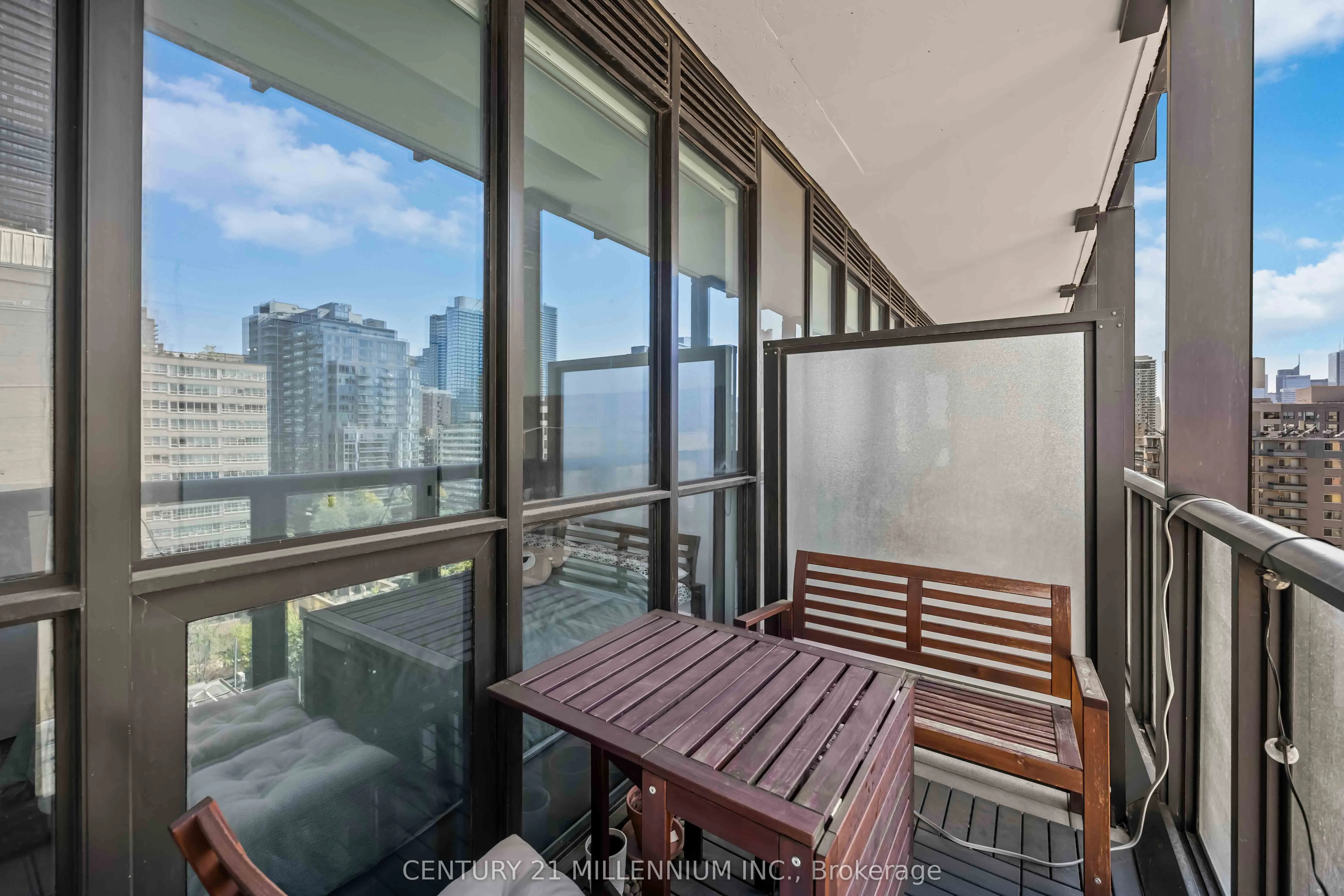 101 Charles Street E, #1006