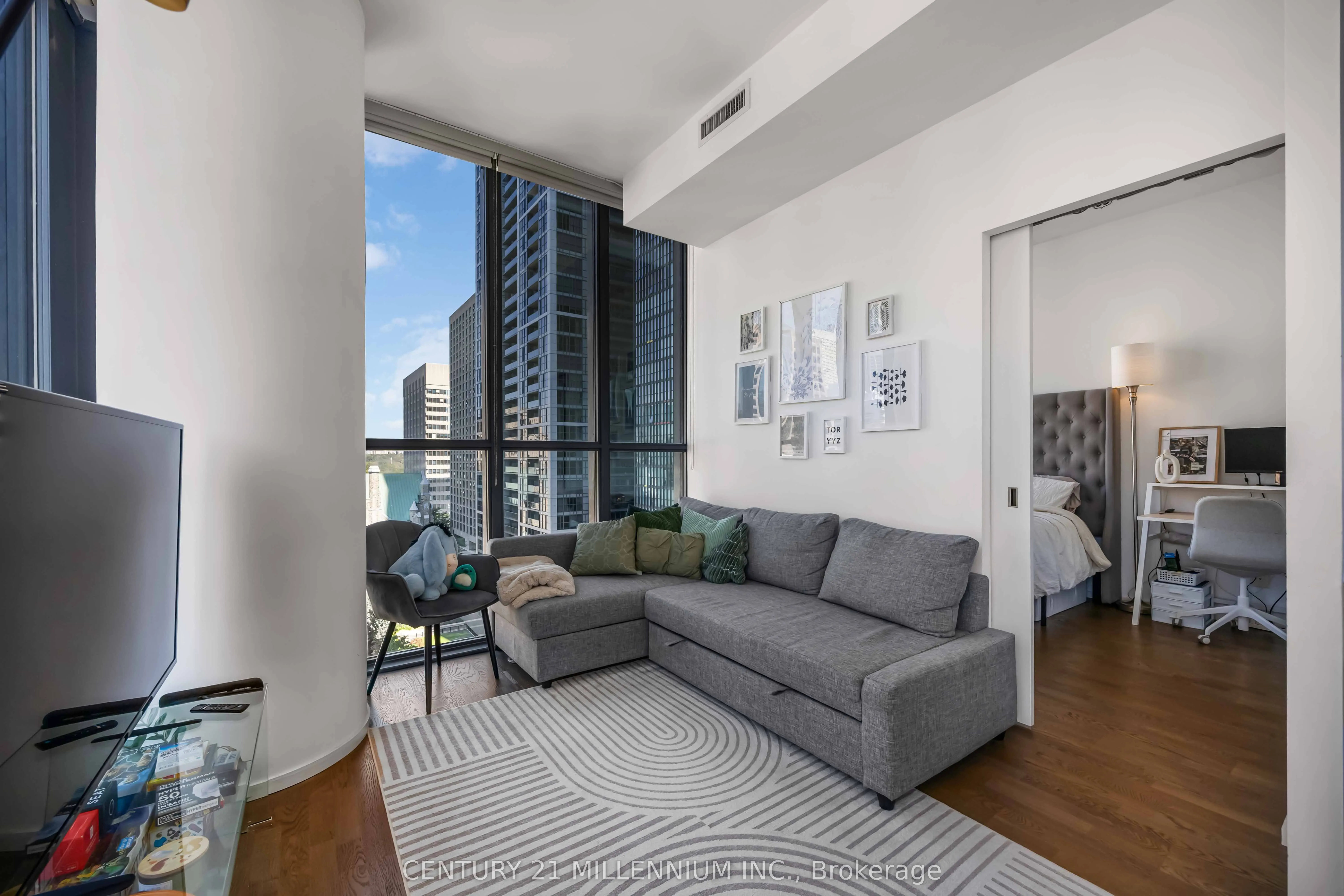 101 Charles Street E, #1006
