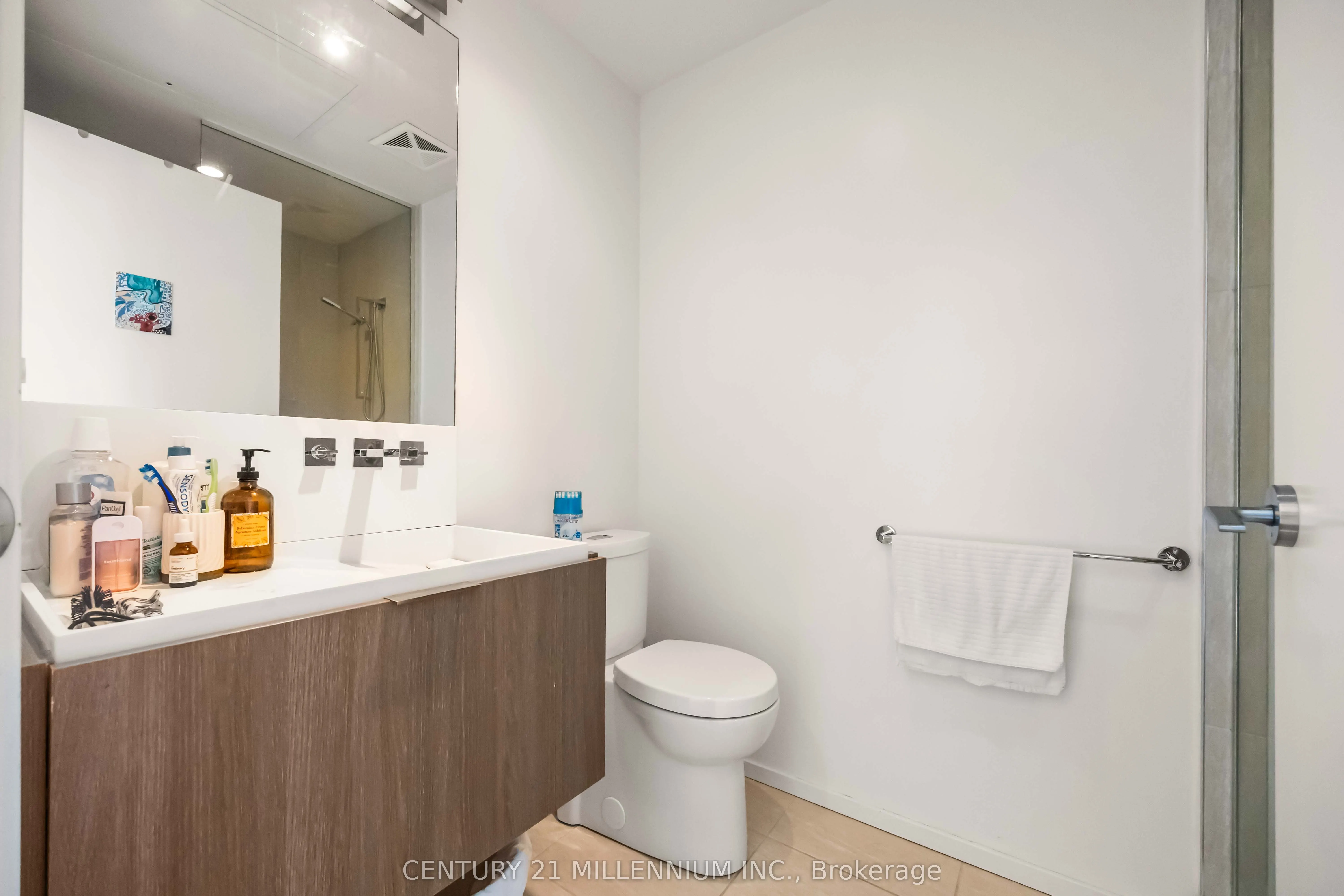 101 Charles Street E, #1006