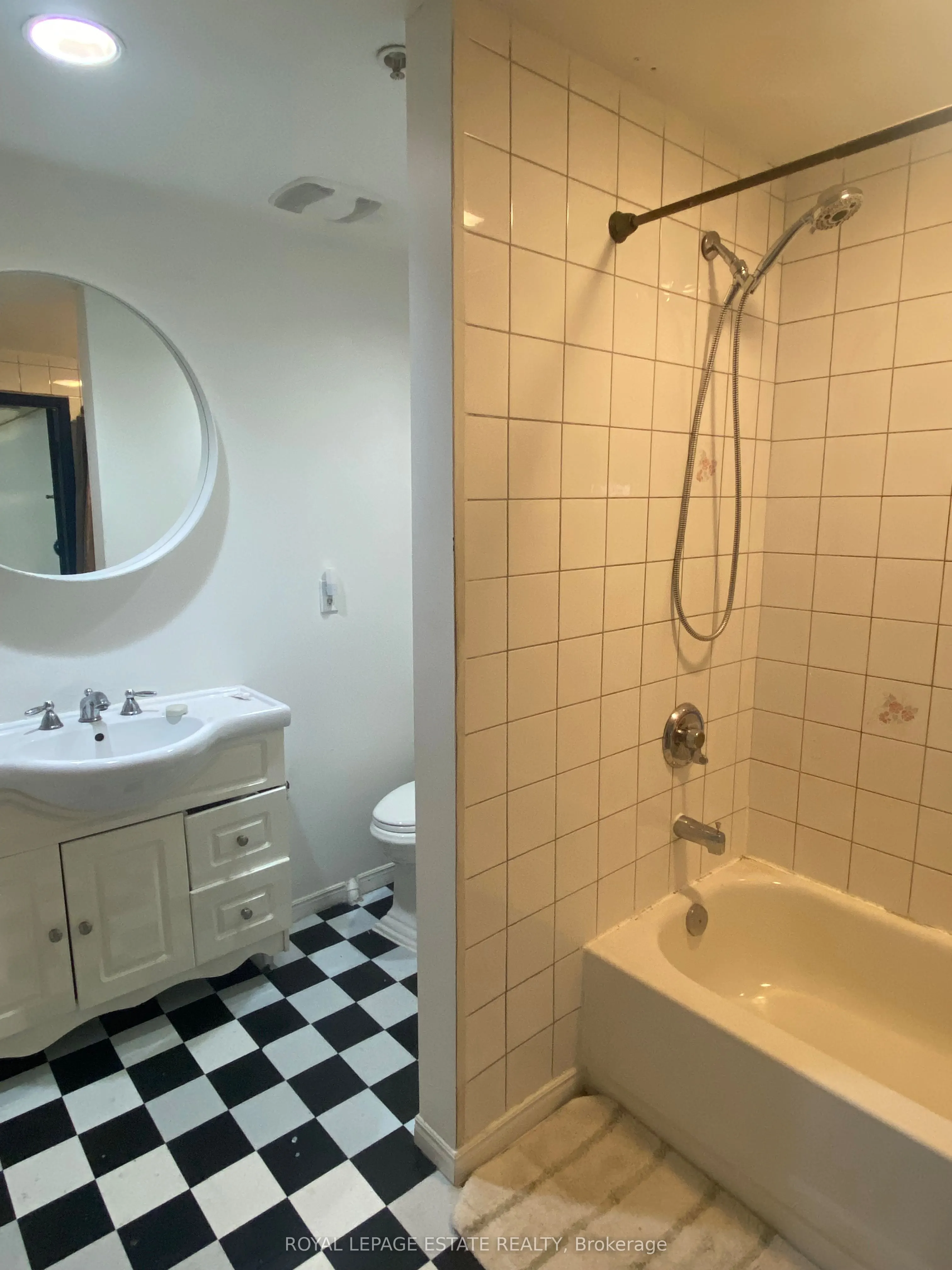 535 Queen Street E, #3