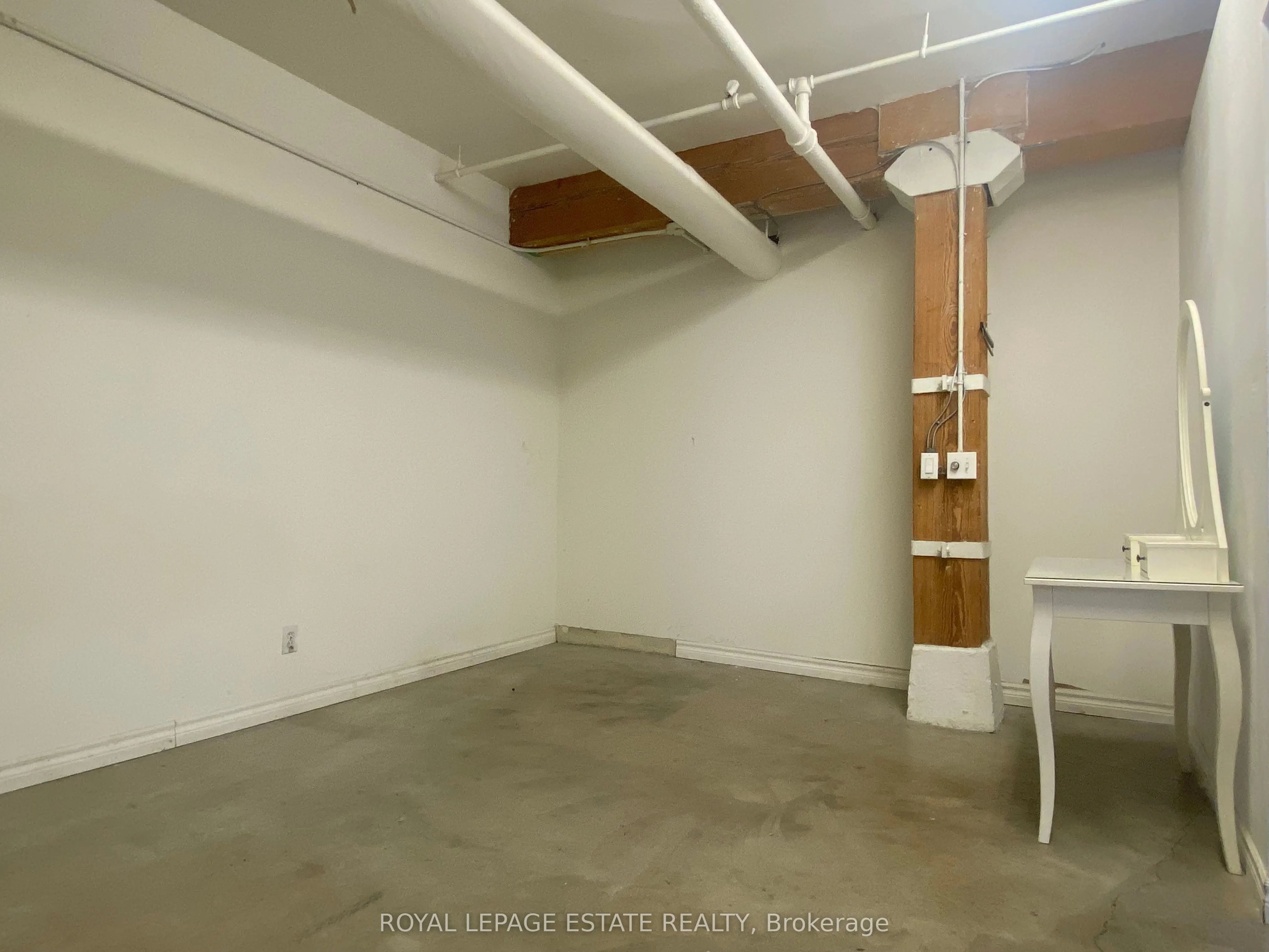 535 Queen Street E, #3