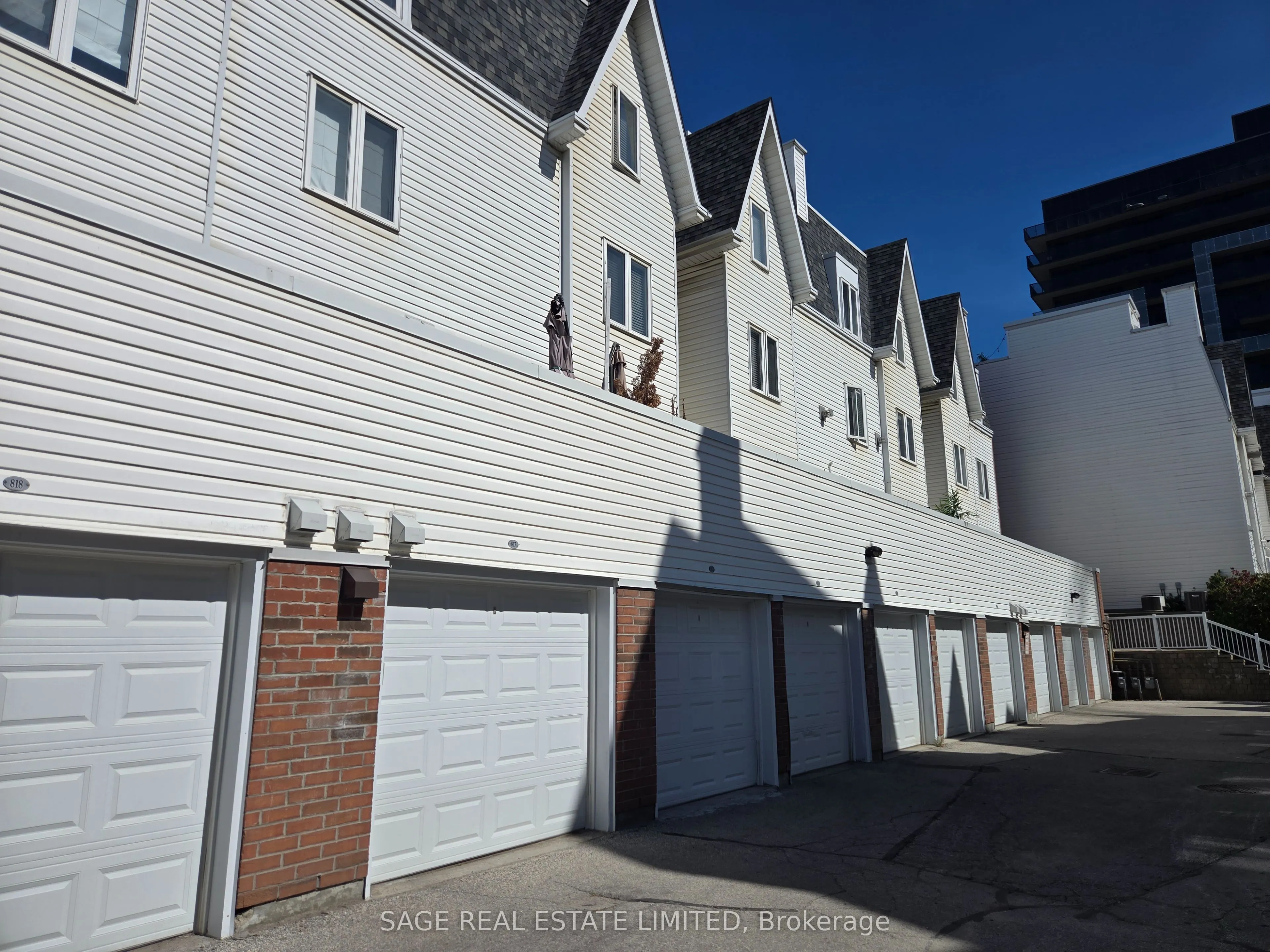 12 Sudbury Street, #811