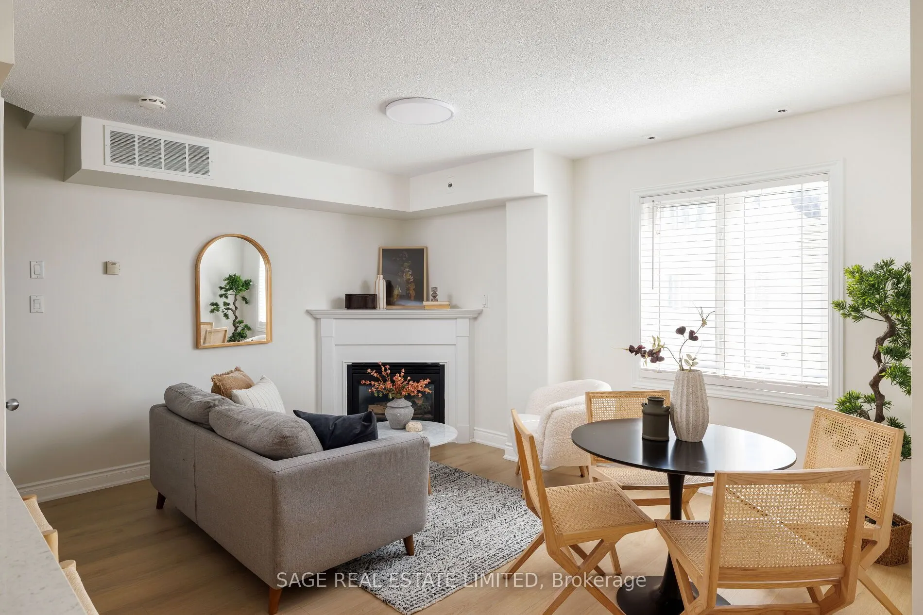12 Sudbury Street, #811