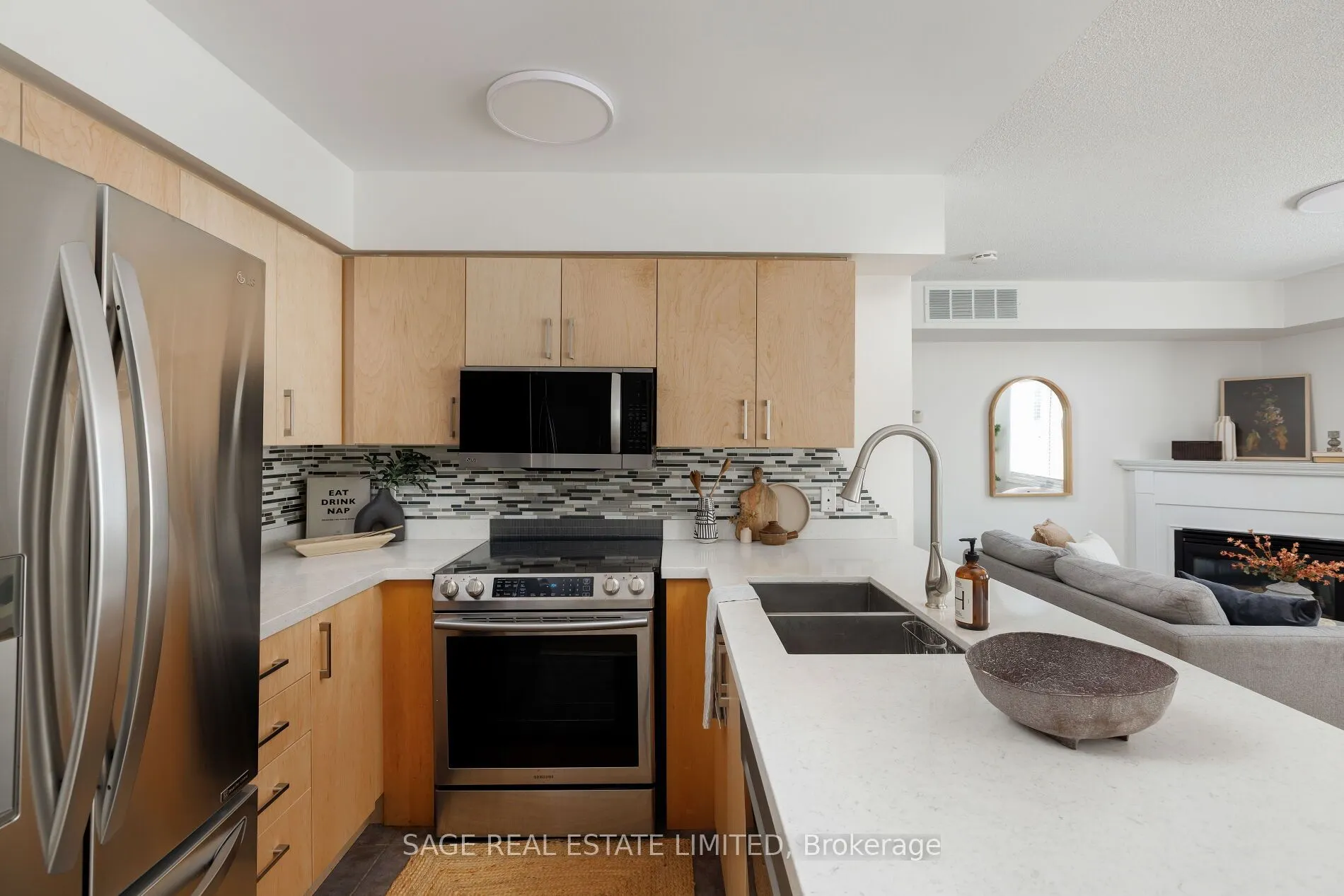 12 Sudbury Street, #811