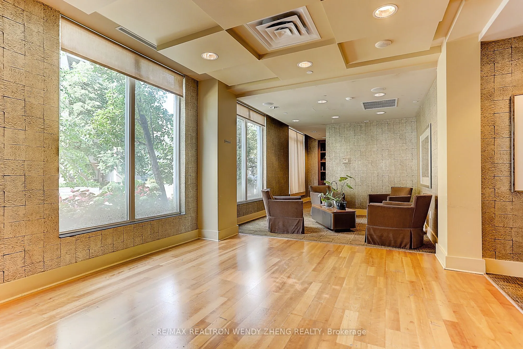 21 Hillcrest Avenue, #2702
