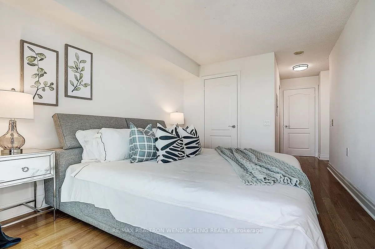 21 Hillcrest Avenue, #2702
