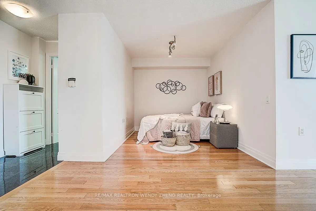 21 Hillcrest Avenue, #2702