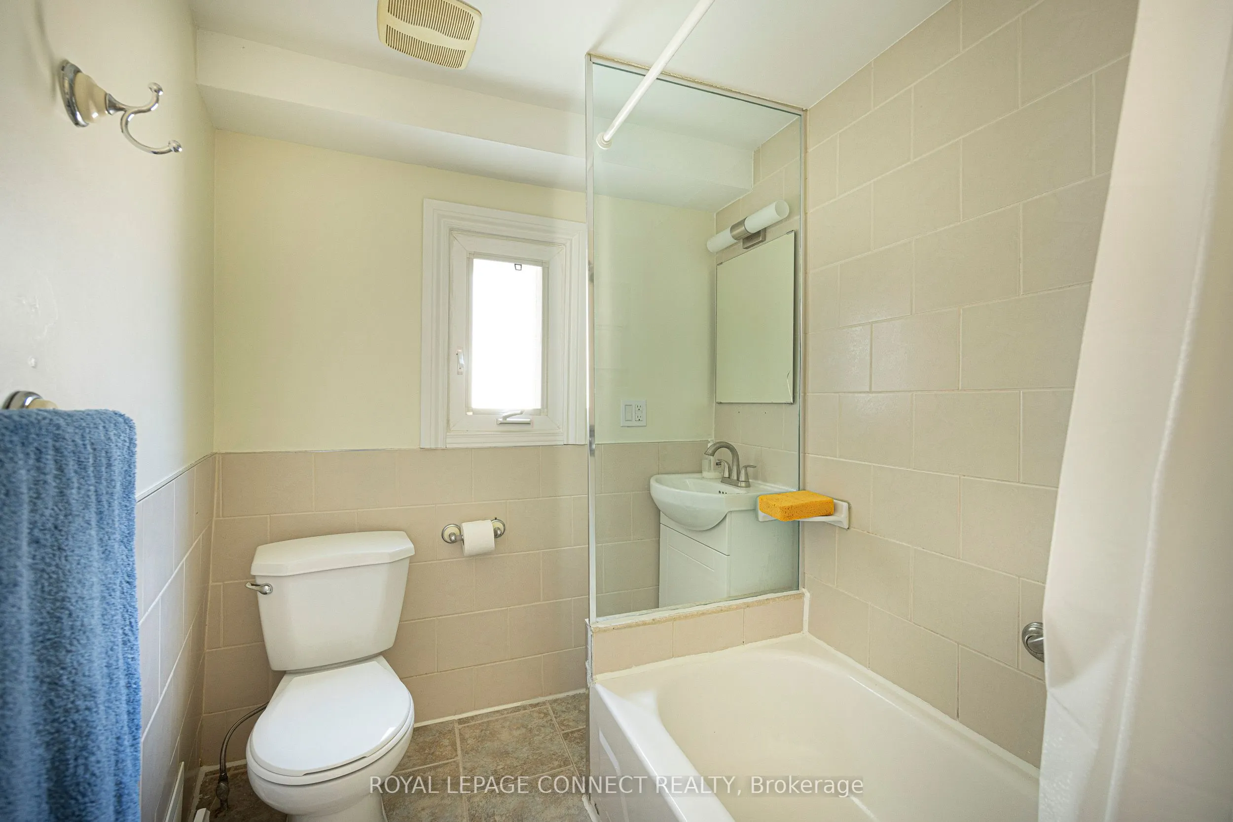 246 Niagara Street, #Upper