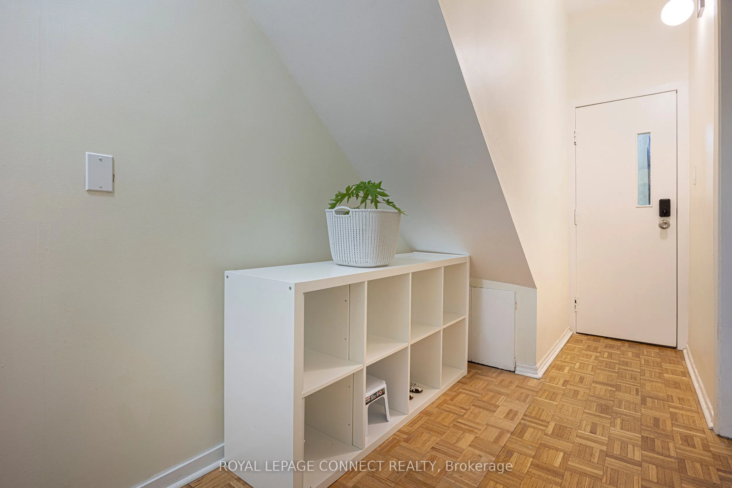 246 Niagara Street, #Main