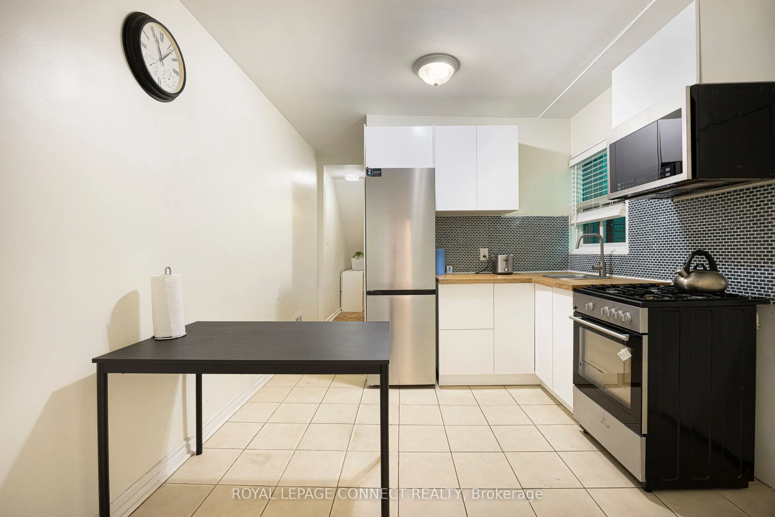 246 Niagara Street, #Main