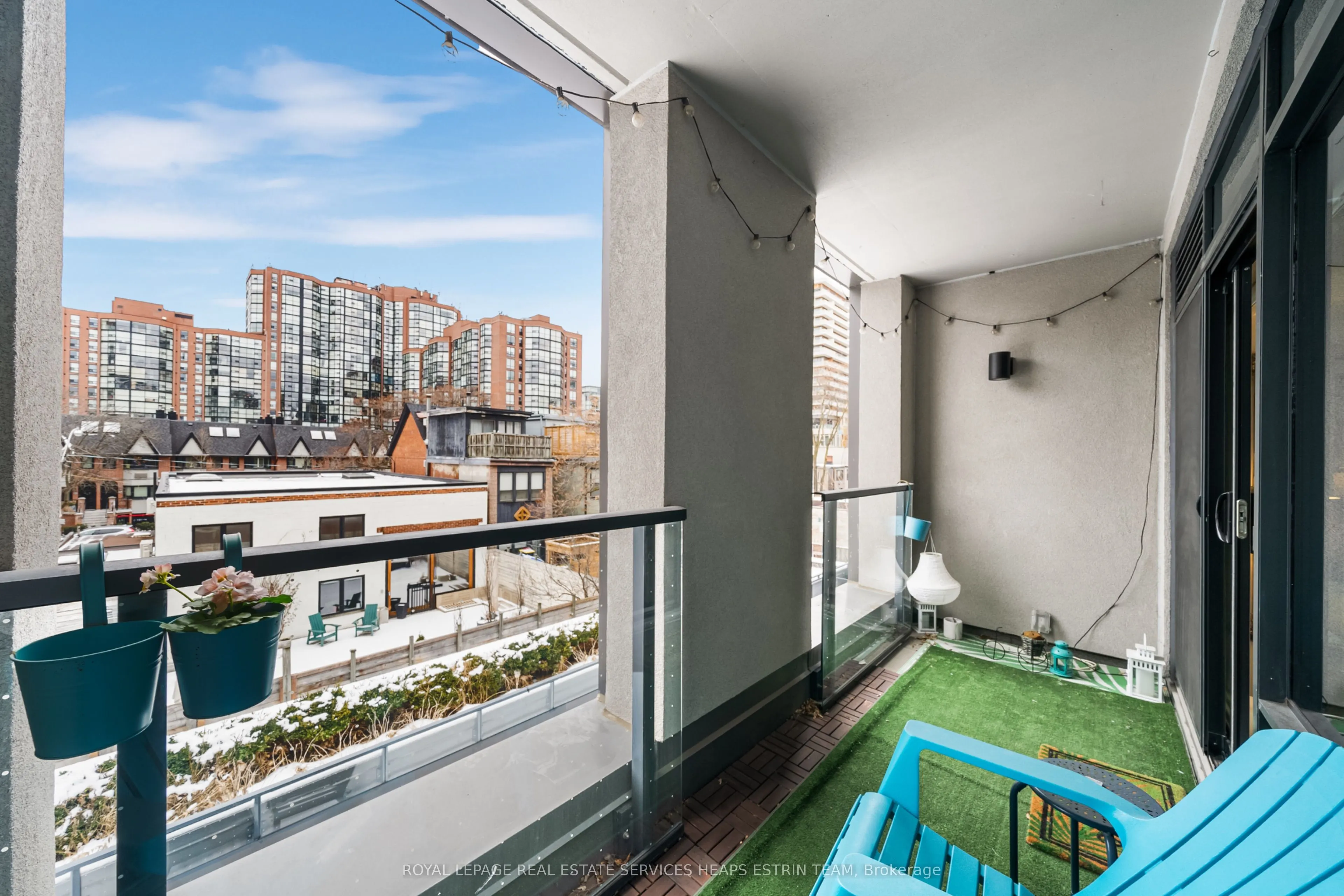 90 Niagara Street, #306