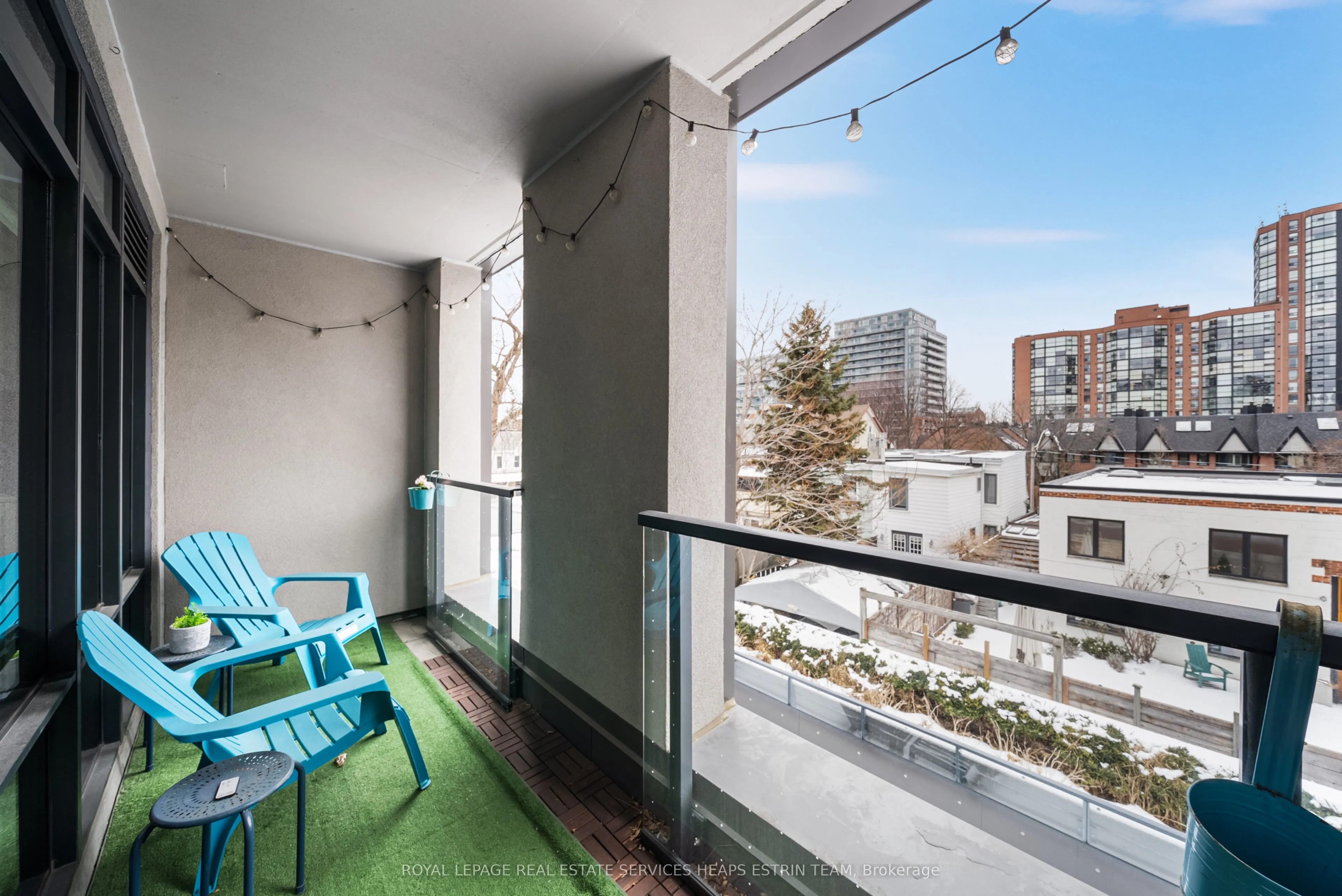 90 Niagara Street, #306