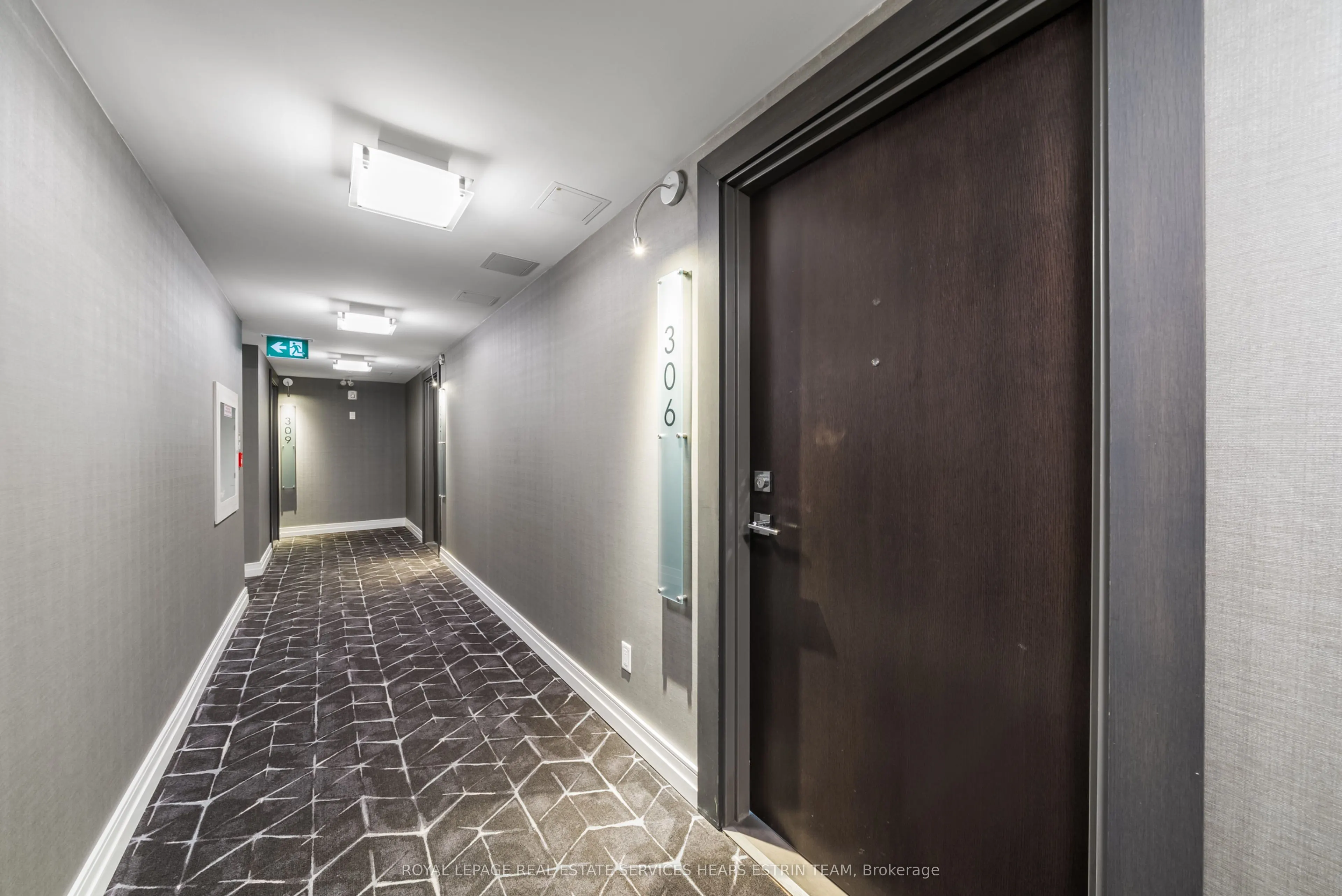 90 Niagara Street, #306