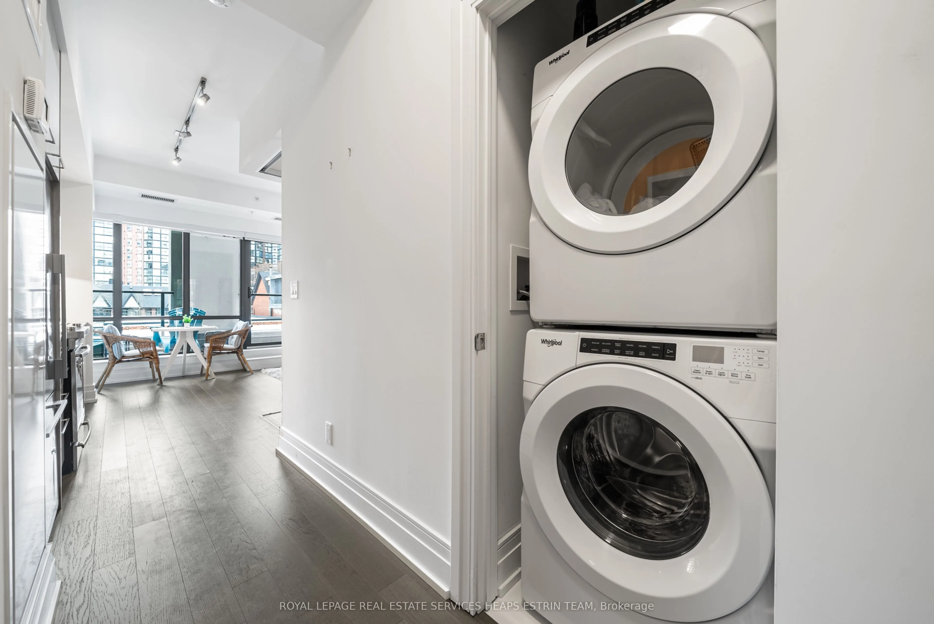 90 Niagara Street, #306