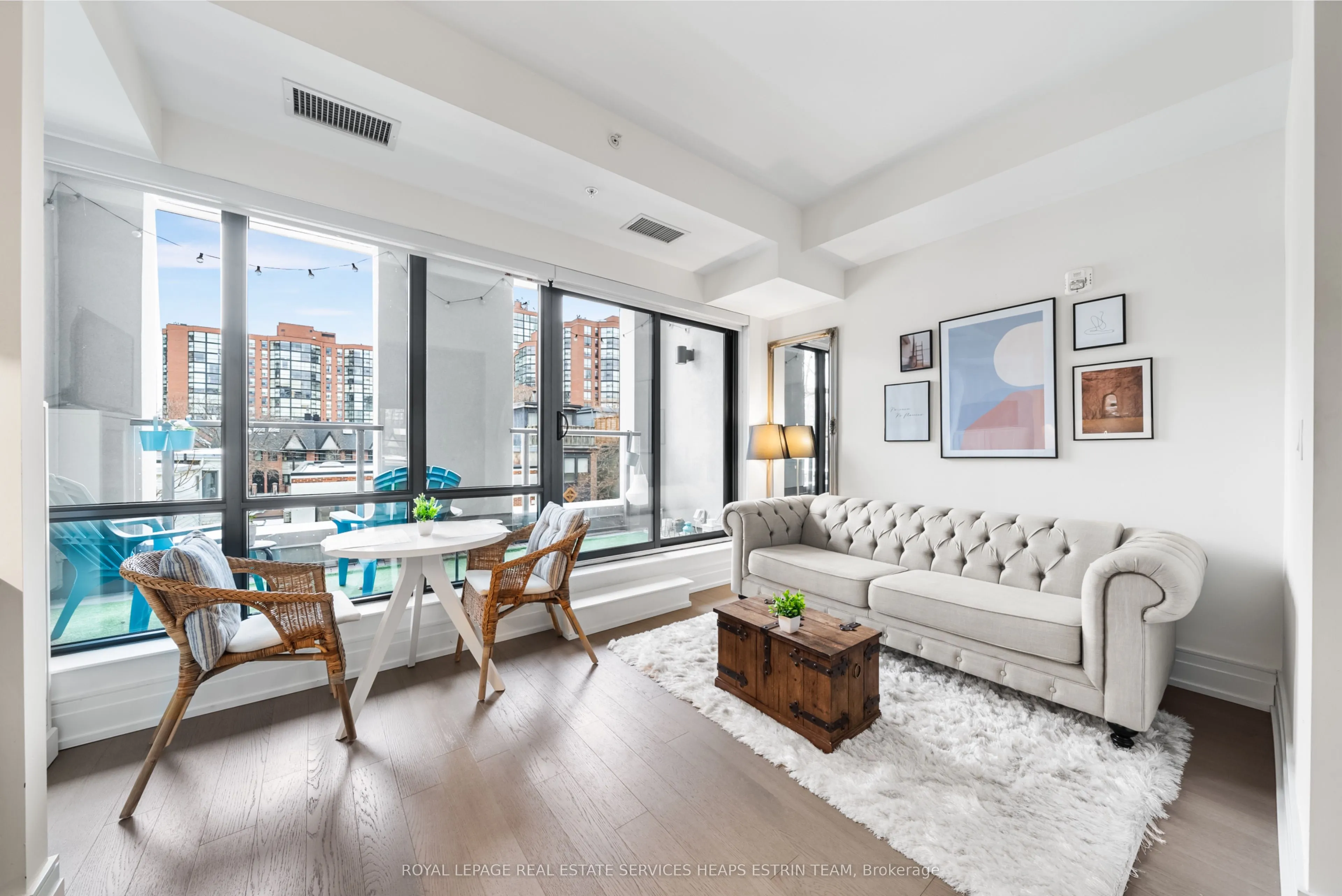 90 Niagara Street, #306
