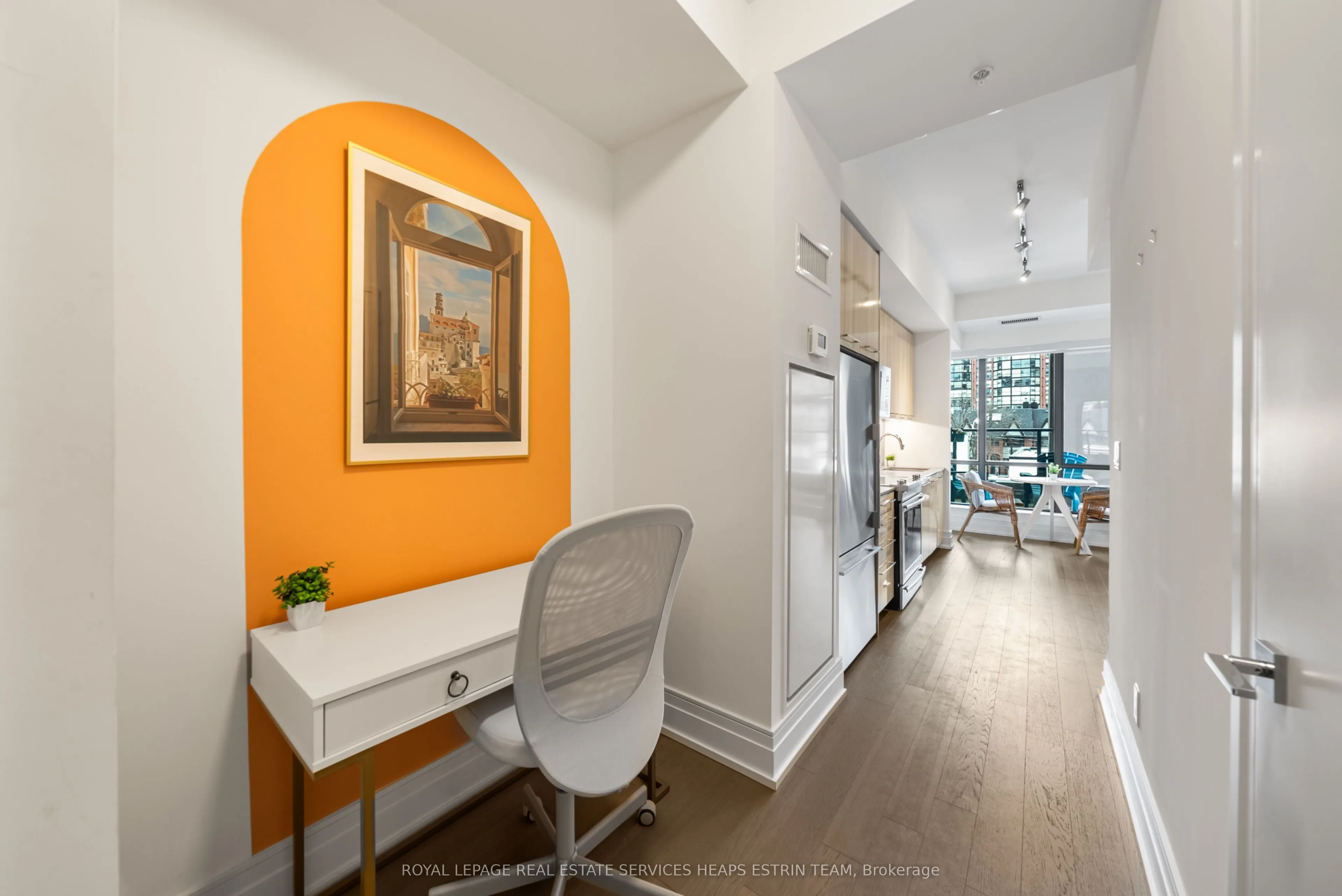 90 Niagara Street, #306