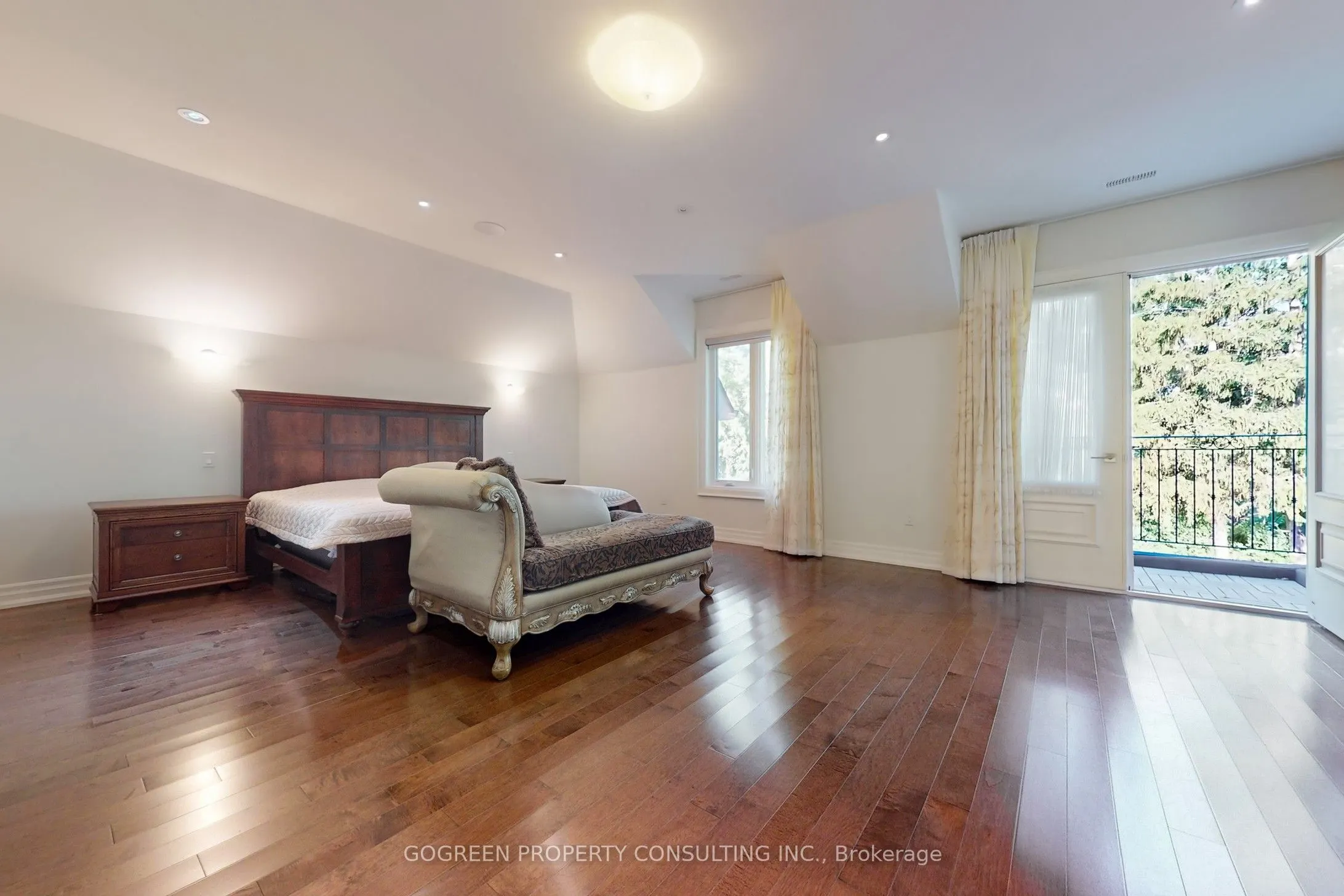 11 Elmview Avenue