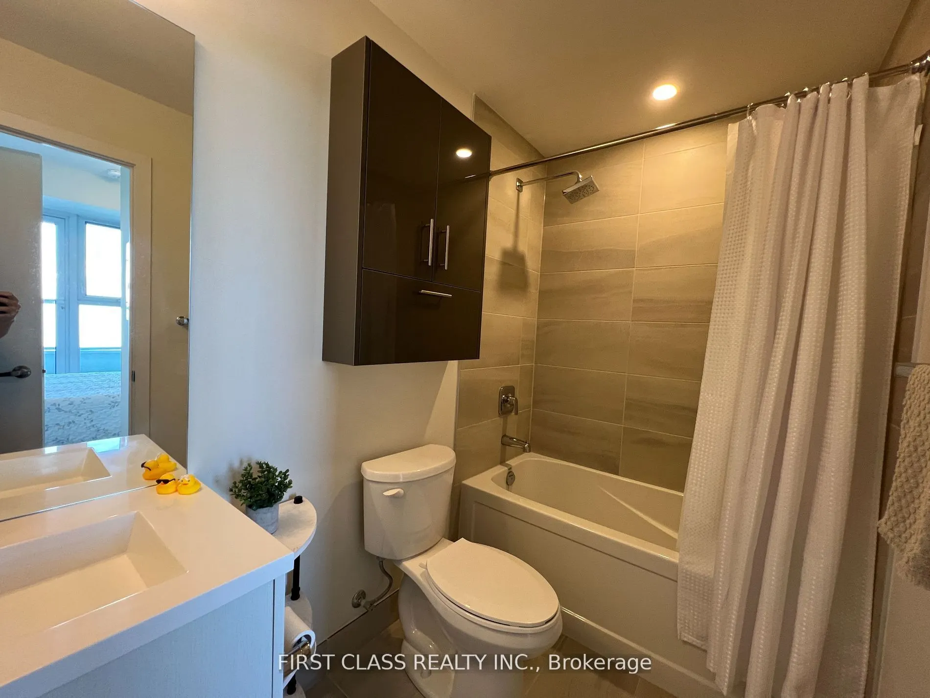 188 Fairview Mall Drive, #621