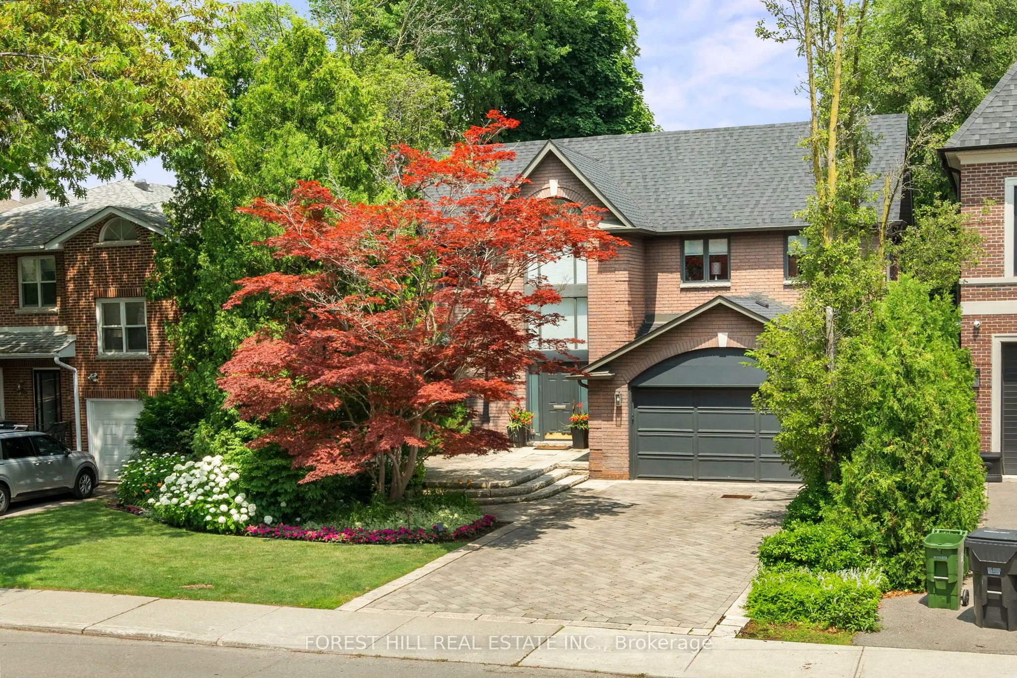 566 Castlefield Avenue