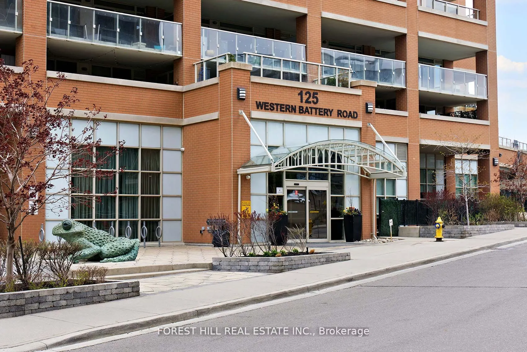 125 Western Battery Road, #303
