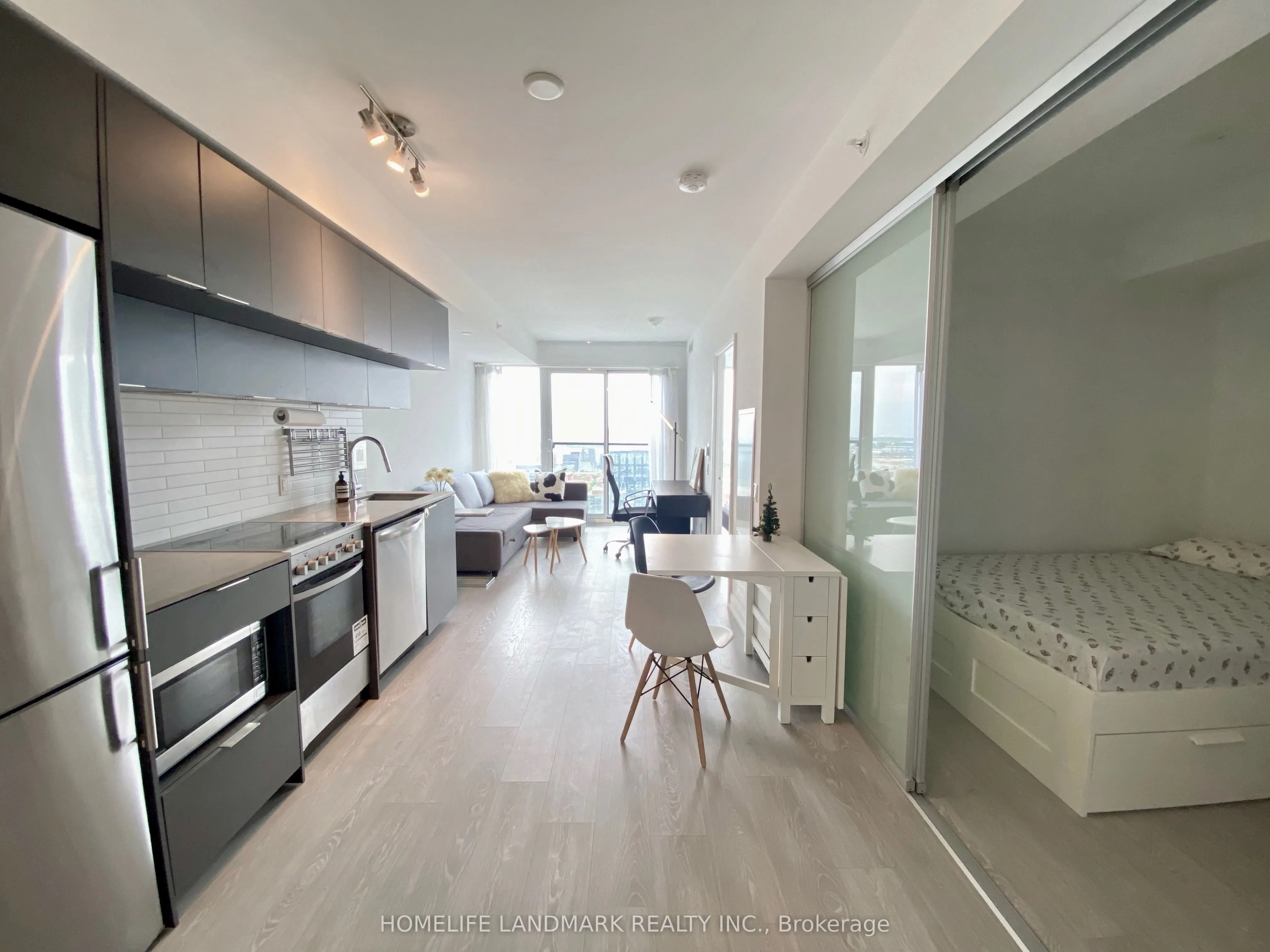 181 Dundas Street E, #4206