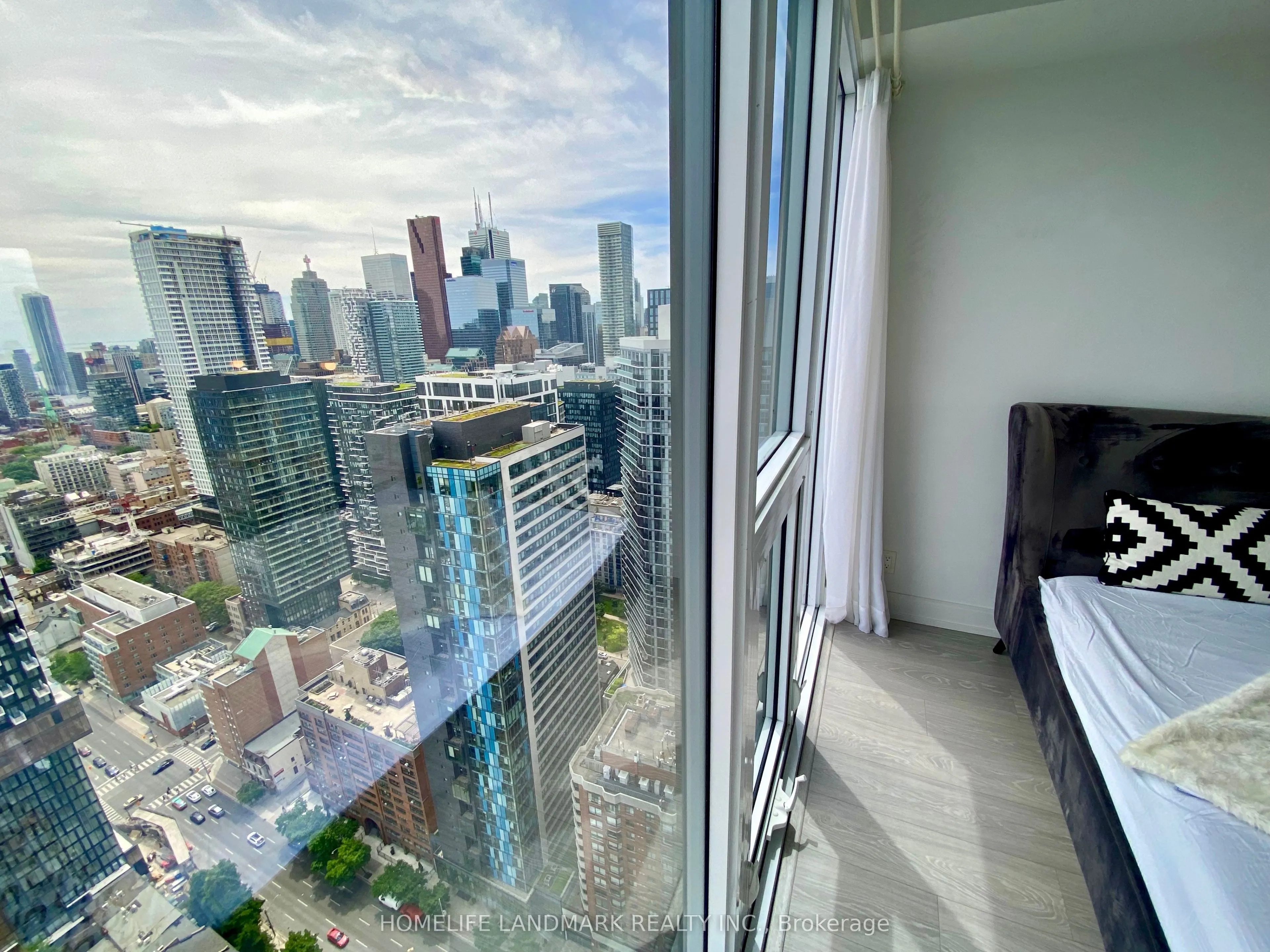 181 Dundas Street E, #4206