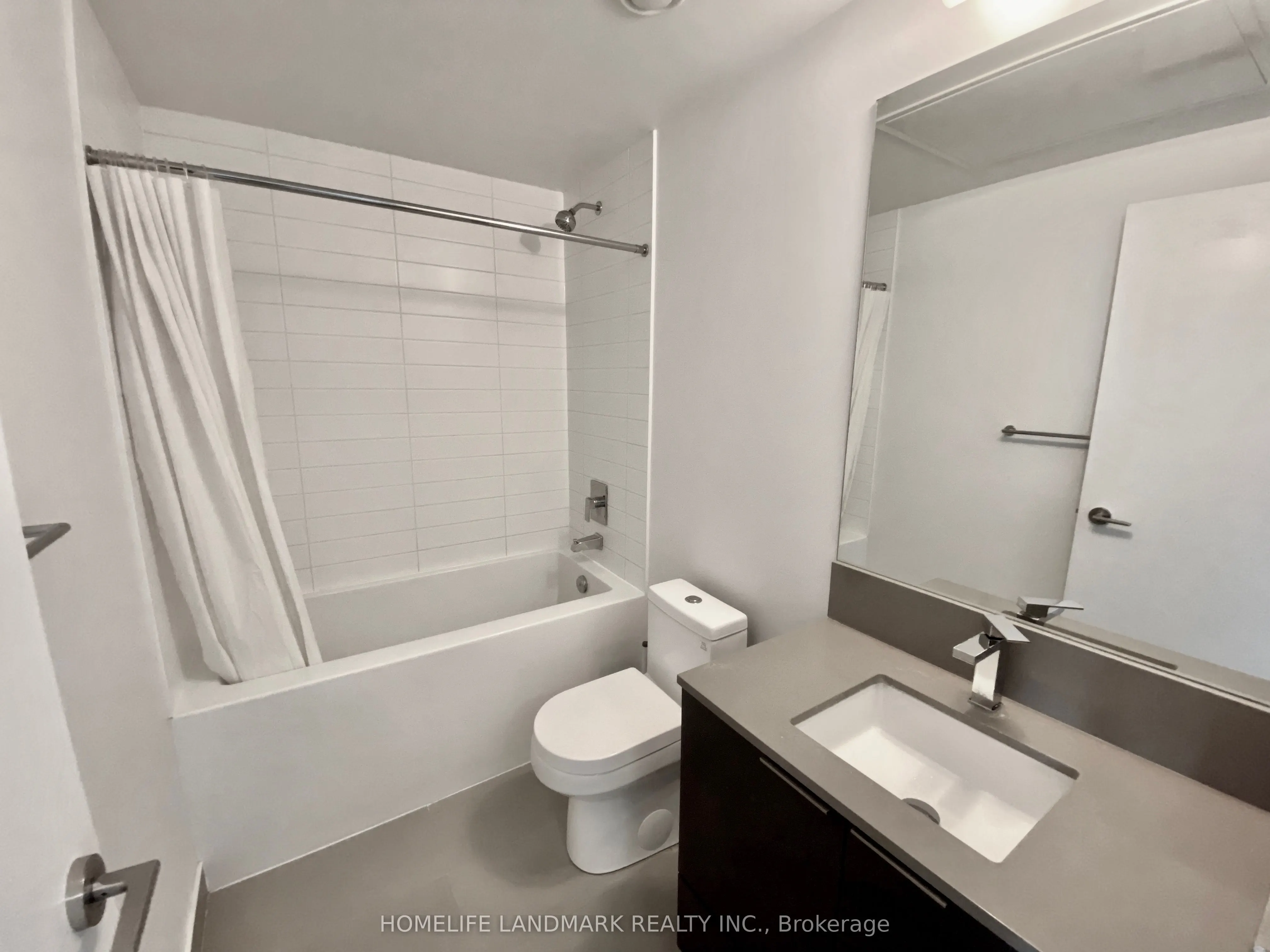 181 Dundas Street E, #4206