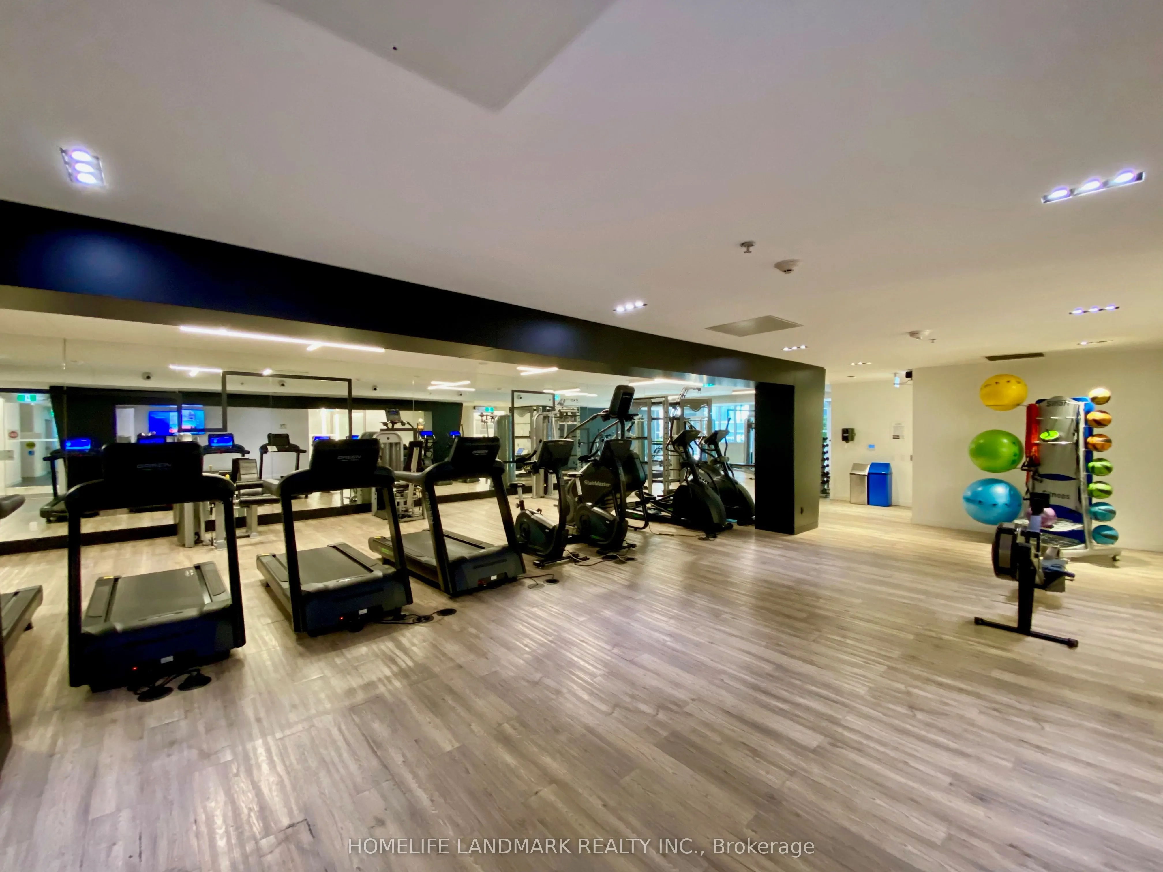 181 Dundas Street E, #4206